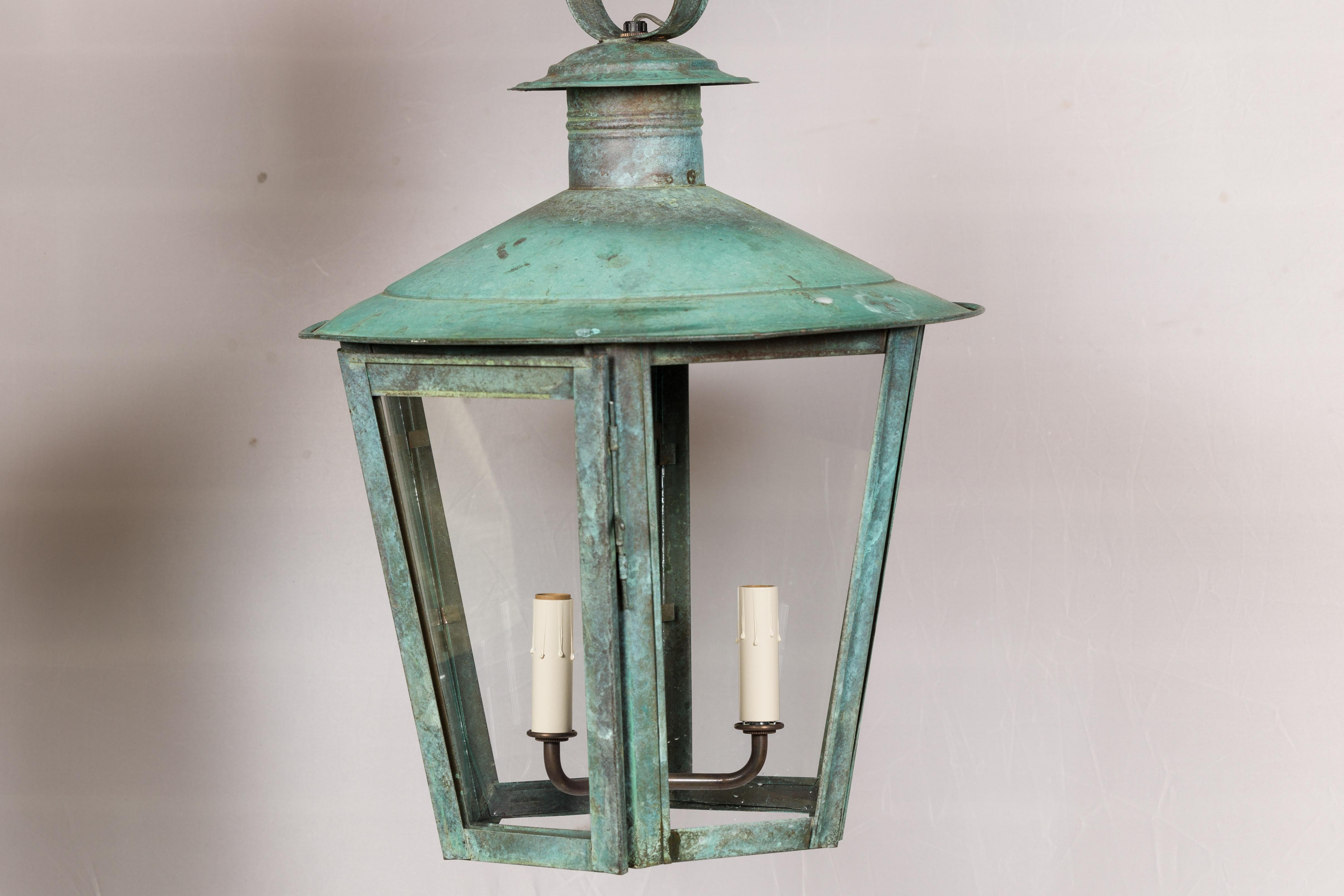 English 19th Century Victorian Period Copper and Glass Three-Light Lantern In Good Condition For Sale In Atlanta, GA