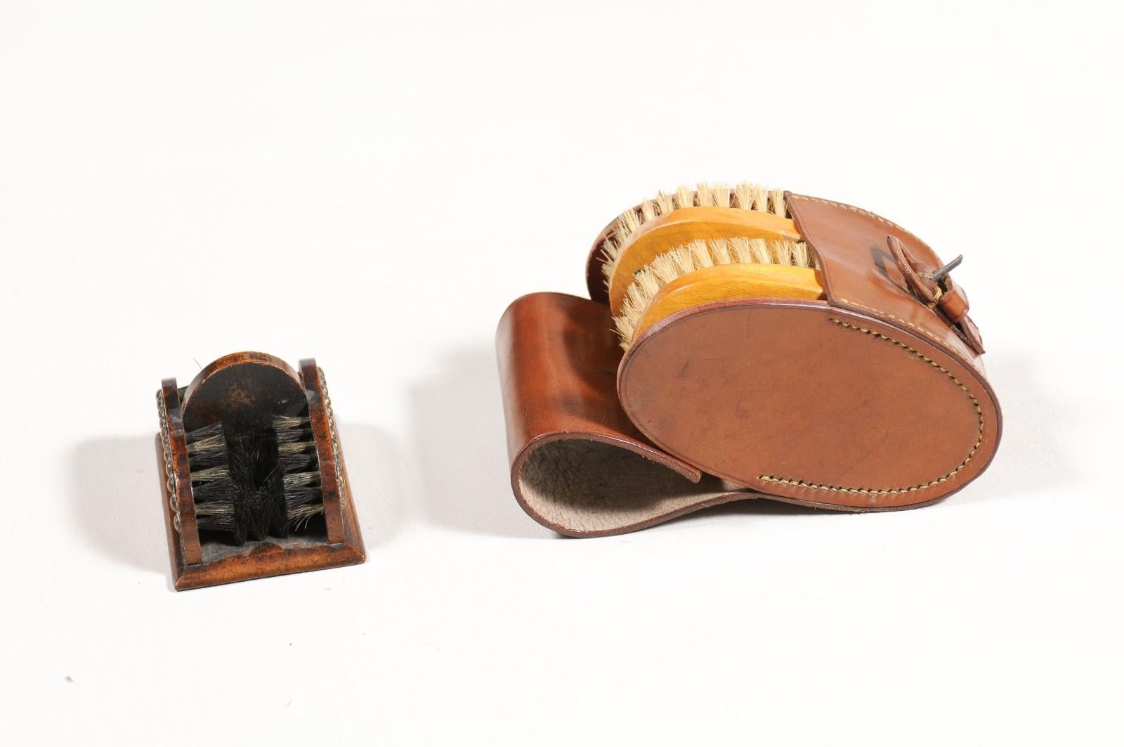 Cuir Ensemble d'entretien de chaussures victorien anglais du 19ème siècle avec étui en cuir d'origine en vente