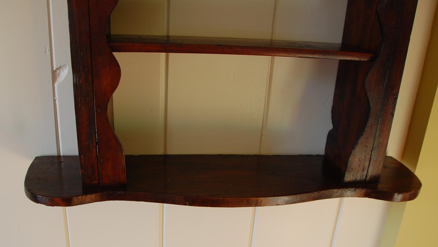 English 19th Century Victorian Whimsical Gothic Influenced Shelf In Good Condition For Sale In Wells, ME