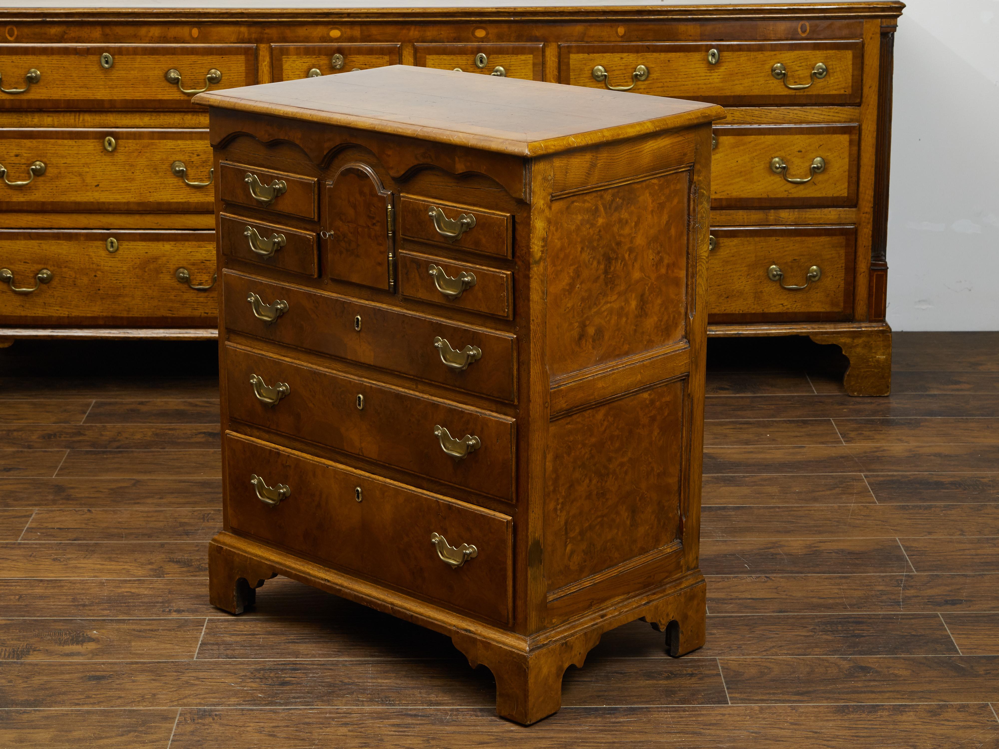 English 19th Century Walnut Commode with Graduating Drawers and Petite Door For Sale 5