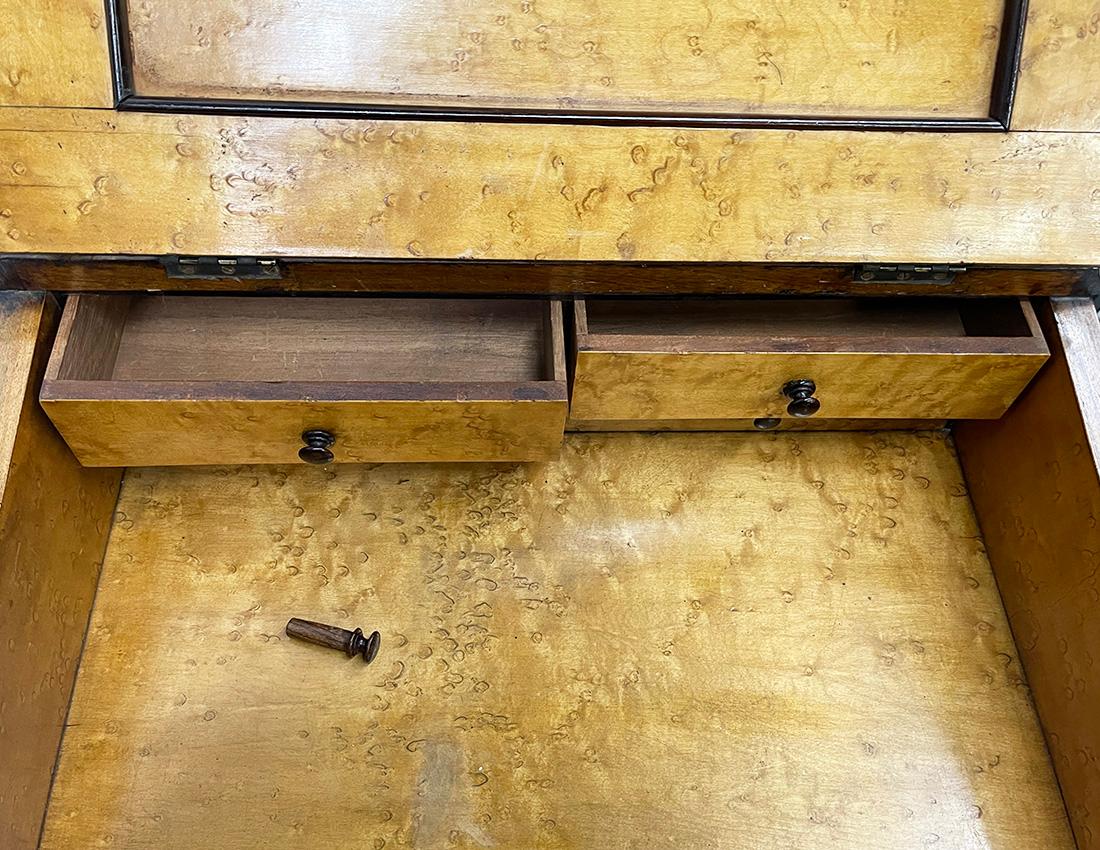 Englischer Davenport-Schreibtisch aus Nussbaum des 19. Jahrhunderts, um 1880 im Angebot 8