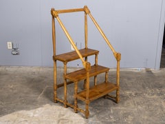 English 19th Century Walnut Library Steps with Handrail and Turned Supports