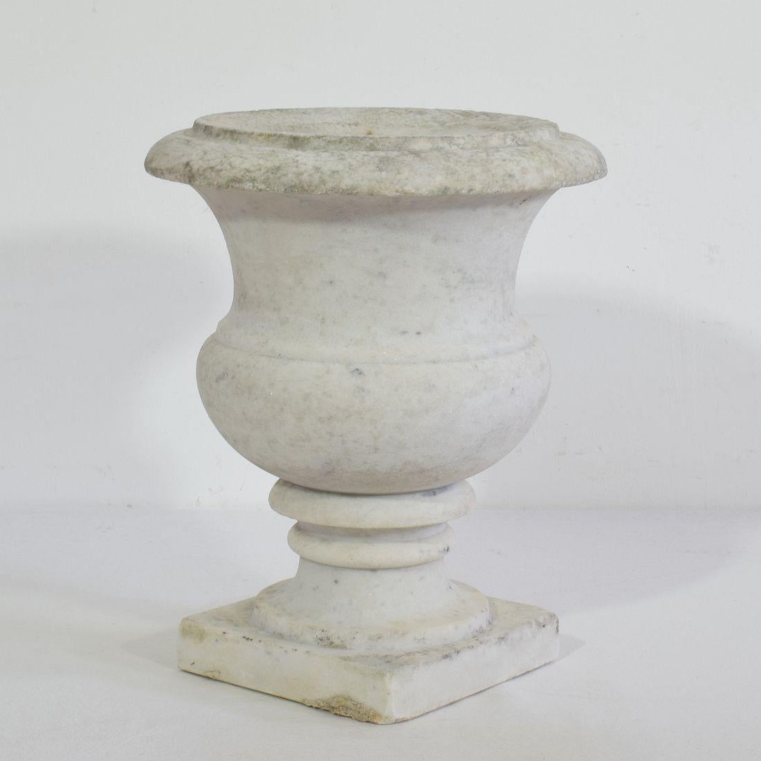 English 19th Century White Marble Garden Urn In Good Condition In Buisson, FR