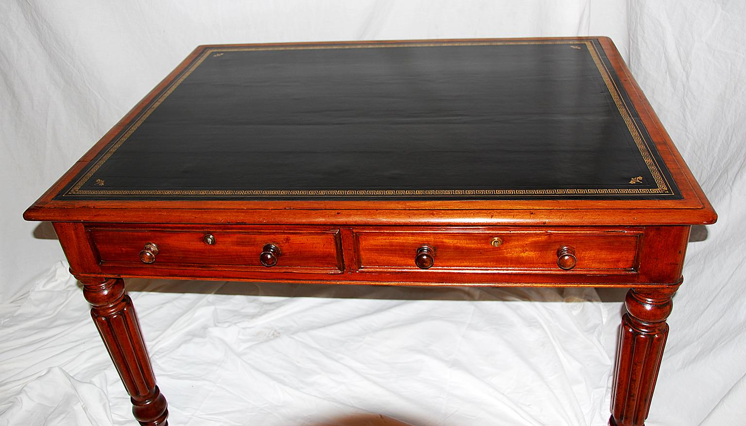 English 19th Century William IV Period Mahogany Partners Writing Table In Good Condition In Wells, ME