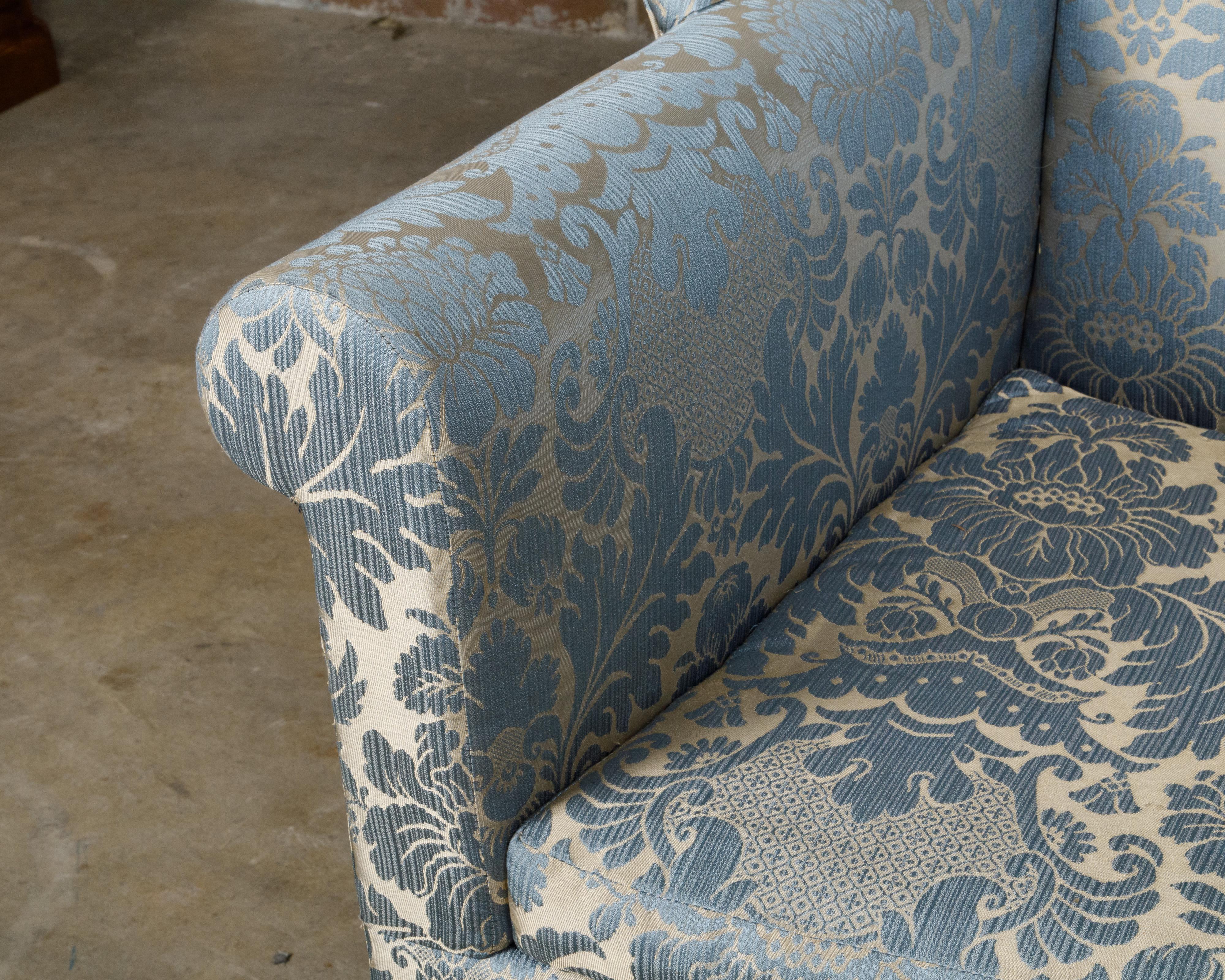 English 19th Century Wingback Chair with Blue Fabric and Turned Legs For Sale 7