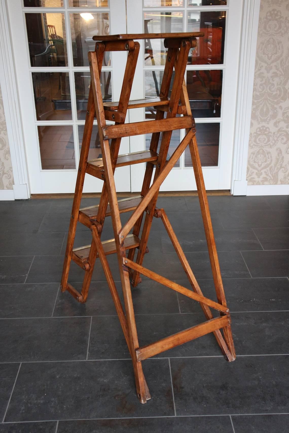 British English 19th Century Wooden Foldable Step Ladder