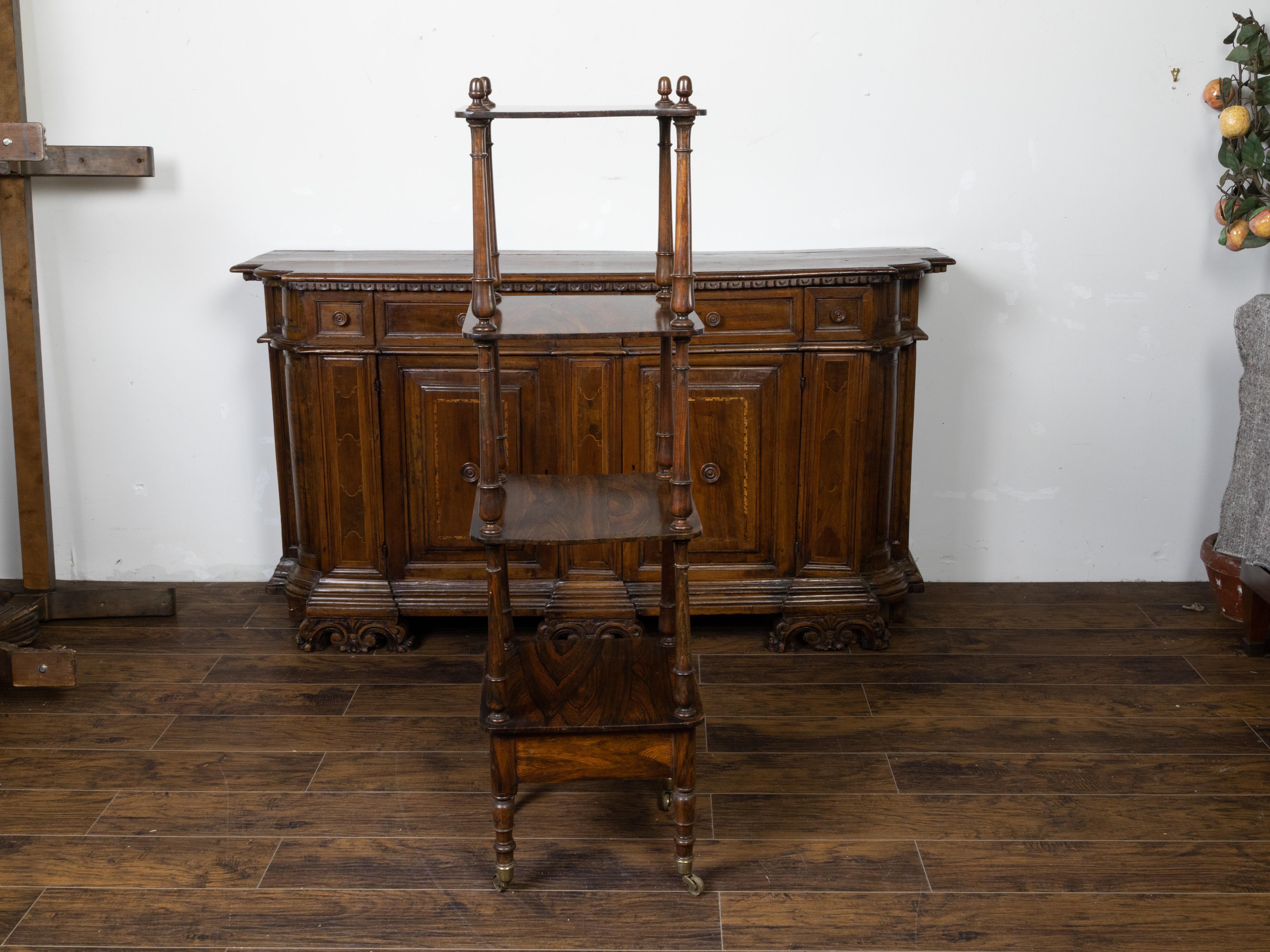 Anglais Chariot en bois anglais du 19ème siècle avec trois étagères et un seul tiroir en vente