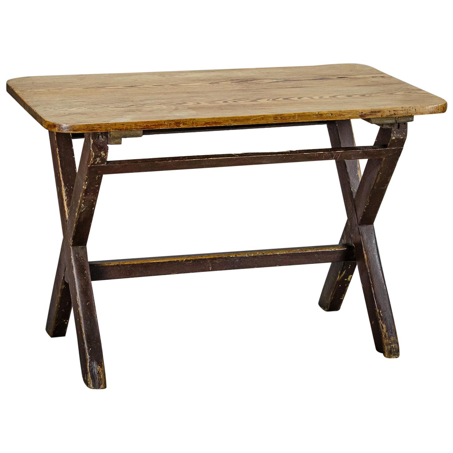 English 19th Century X Frame Tavern or Pub Table For Sale