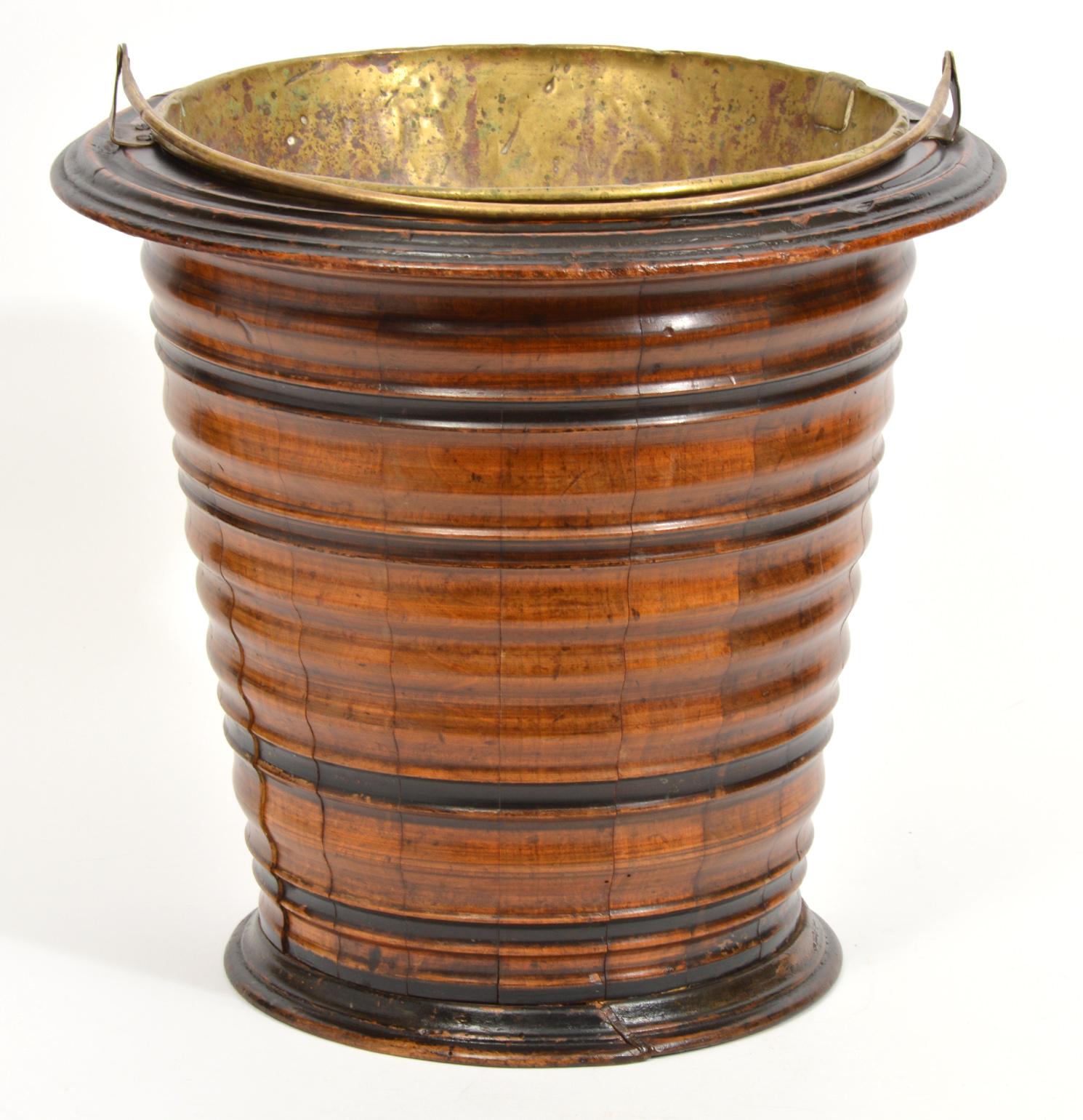 English 19th Ct. Wooden with Brass Liner Peat Bucket In Good Condition In Ft. Lauderdale, FL