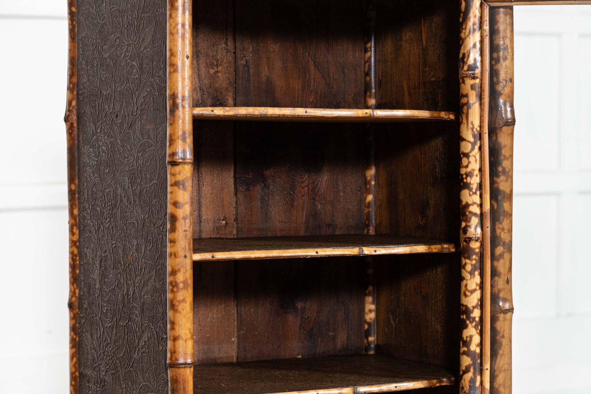 Armadietto inglese in bambù laccato del XIX secolo in vendita 6