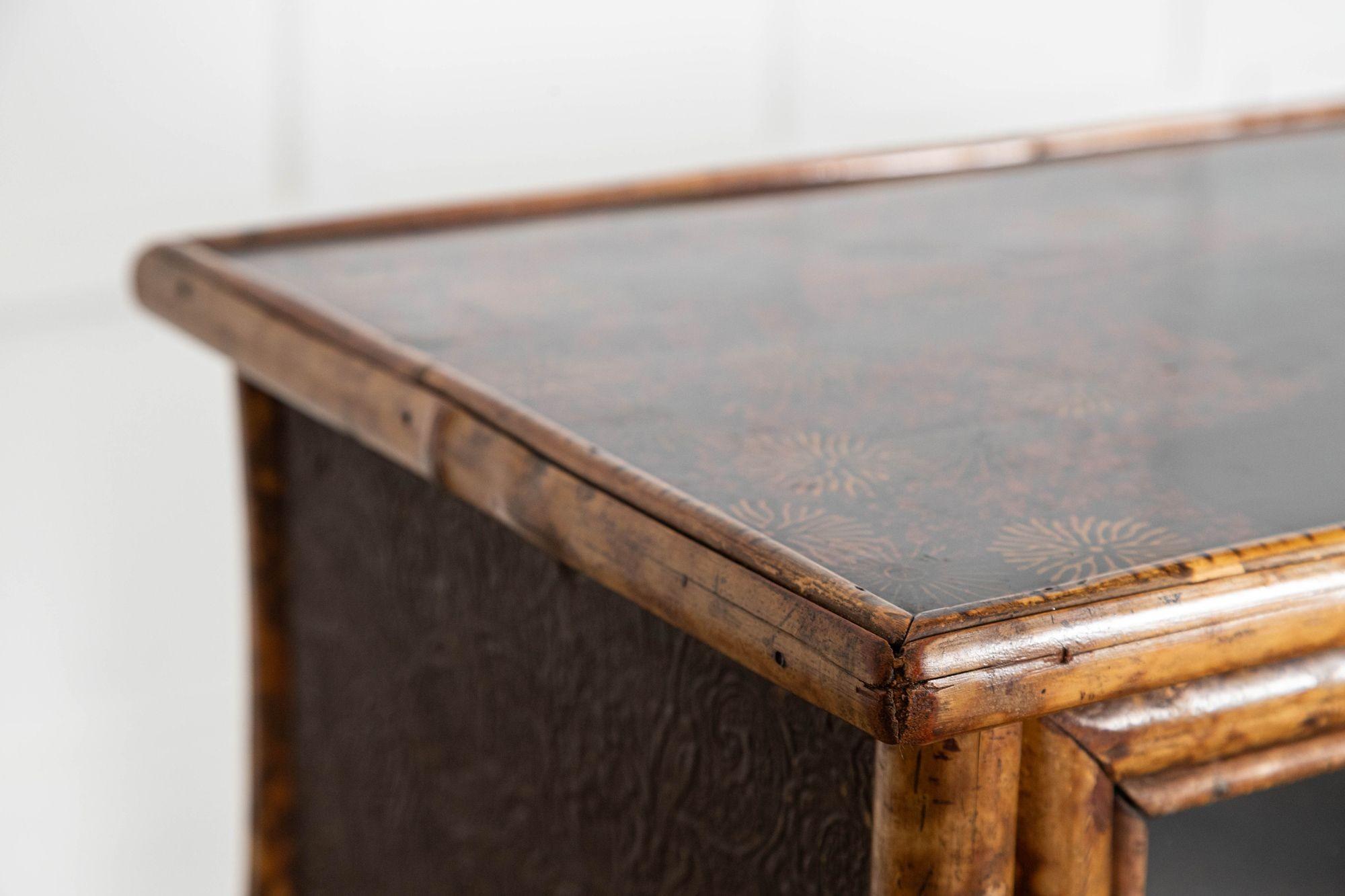 Armadietto inglese in bambù laccato del XIX secolo in vendita 7