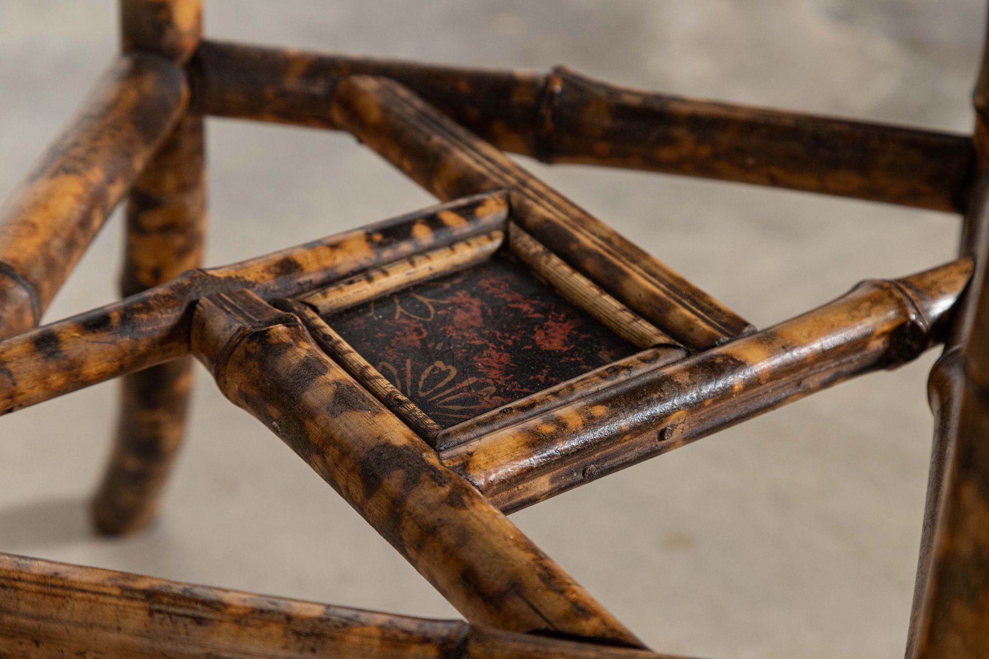 Table d'appoint anglaise en laque de bambou du XIXe siècle en vente 1