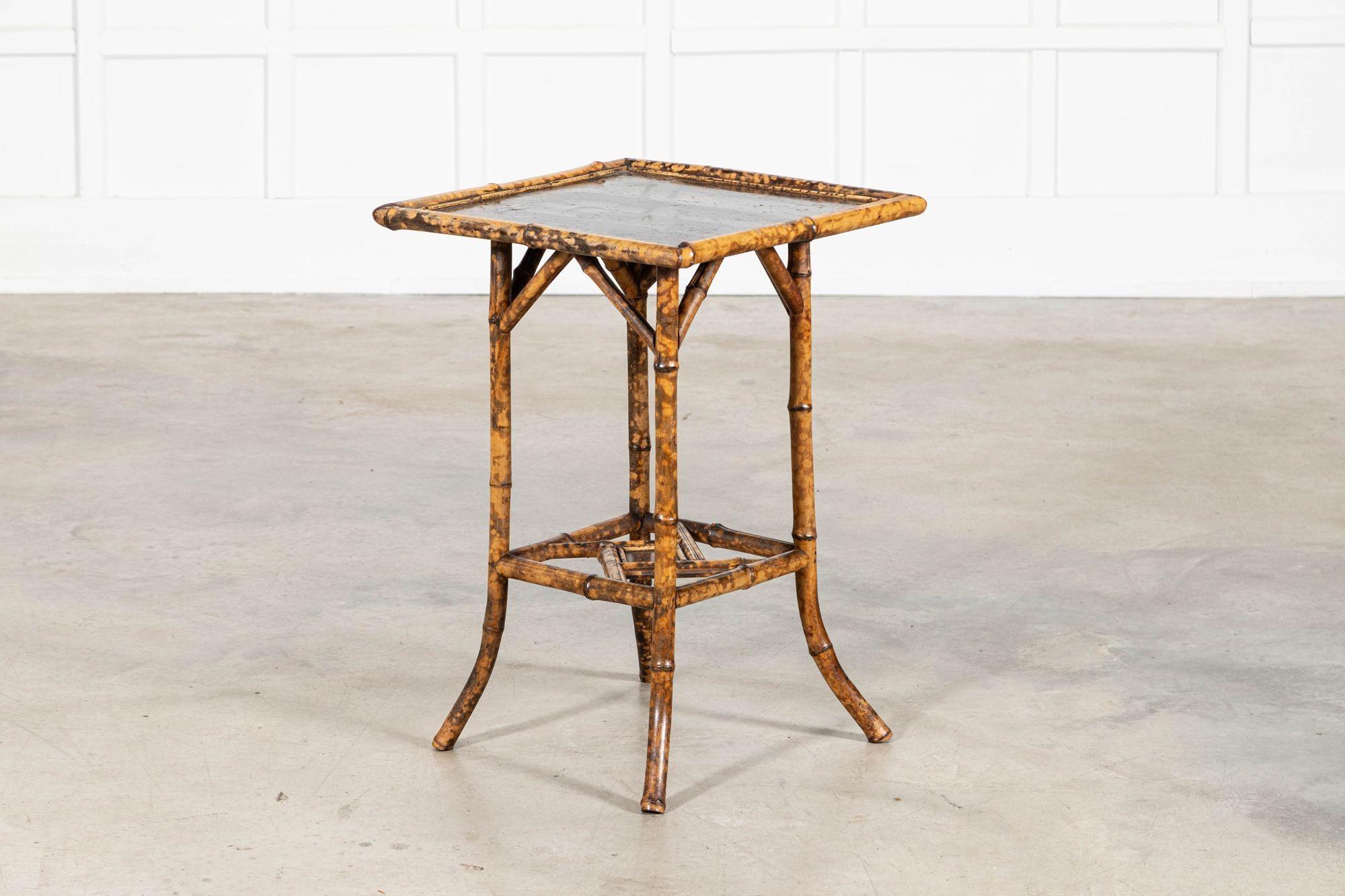 Table d'appoint anglaise en laque de bambou du XIXe siècle en vente 5