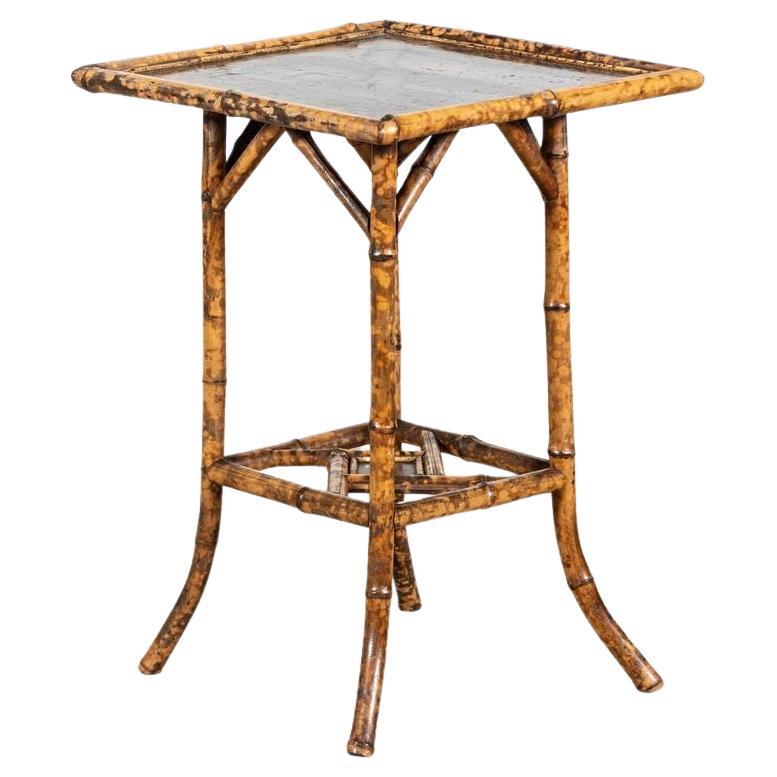 Table d'appoint anglaise en laque de bambou du XIXe siècle