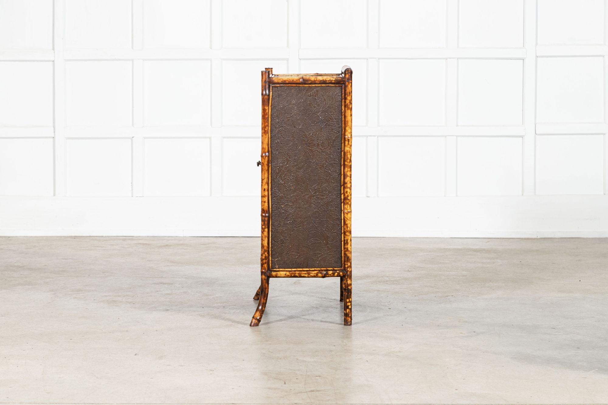 Armadio inglese del XIX secolo in bambù e laccato smaltato in vendita 5