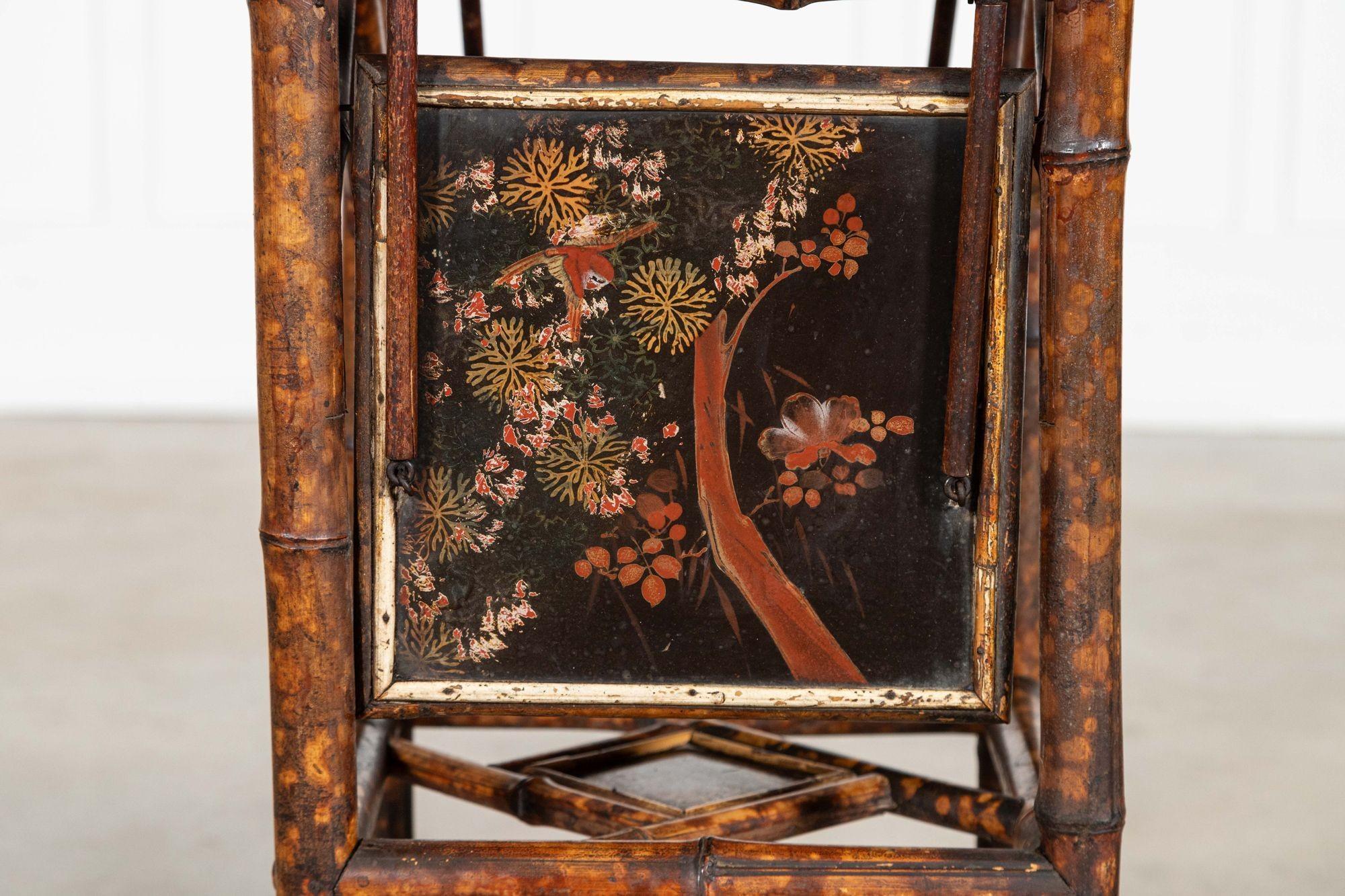 Table d'appoint octogonale en bambou laqué du XIXe siècle en vente 3