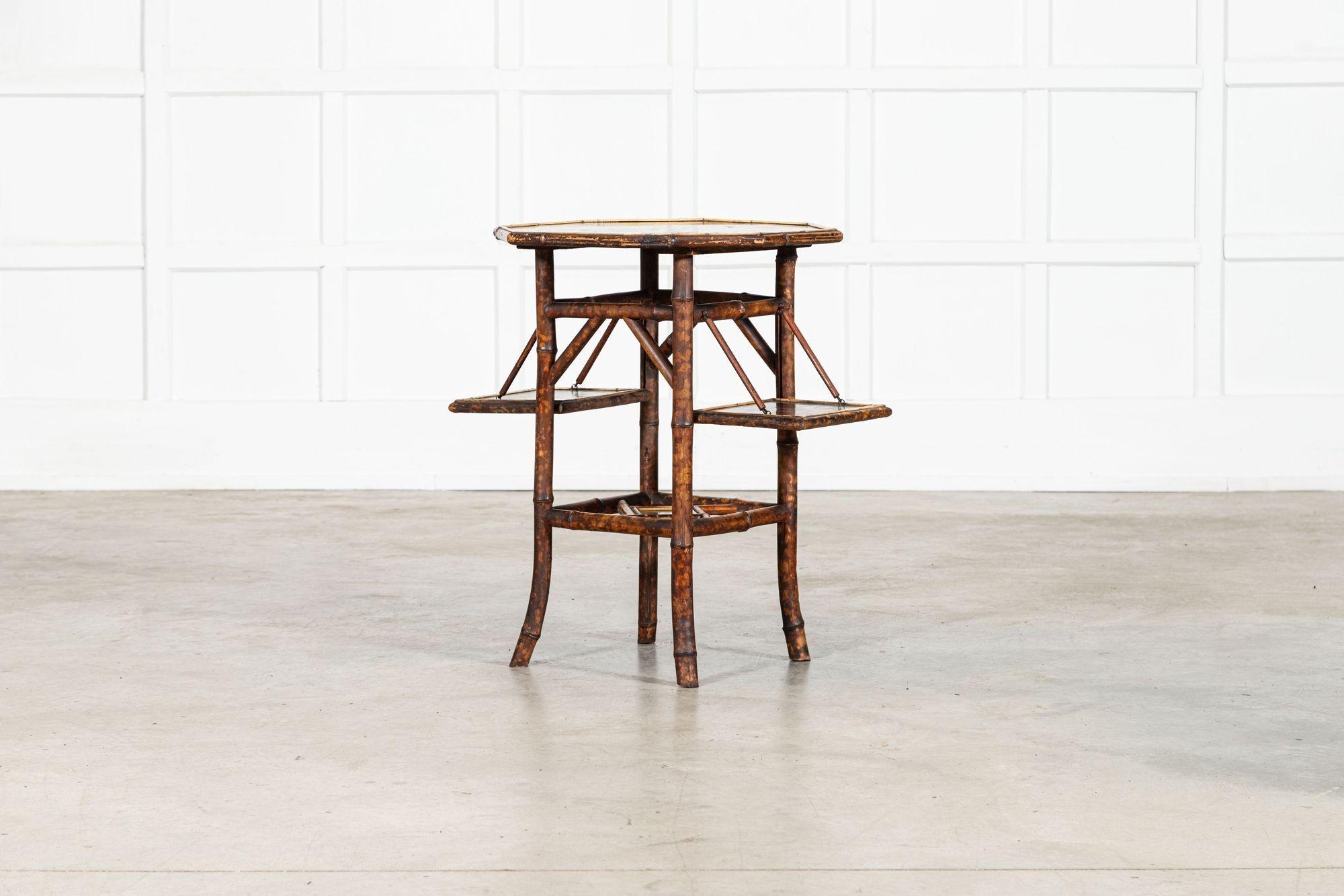 Table d'appoint octogonale en bambou laqué du XIXe siècle en vente 4