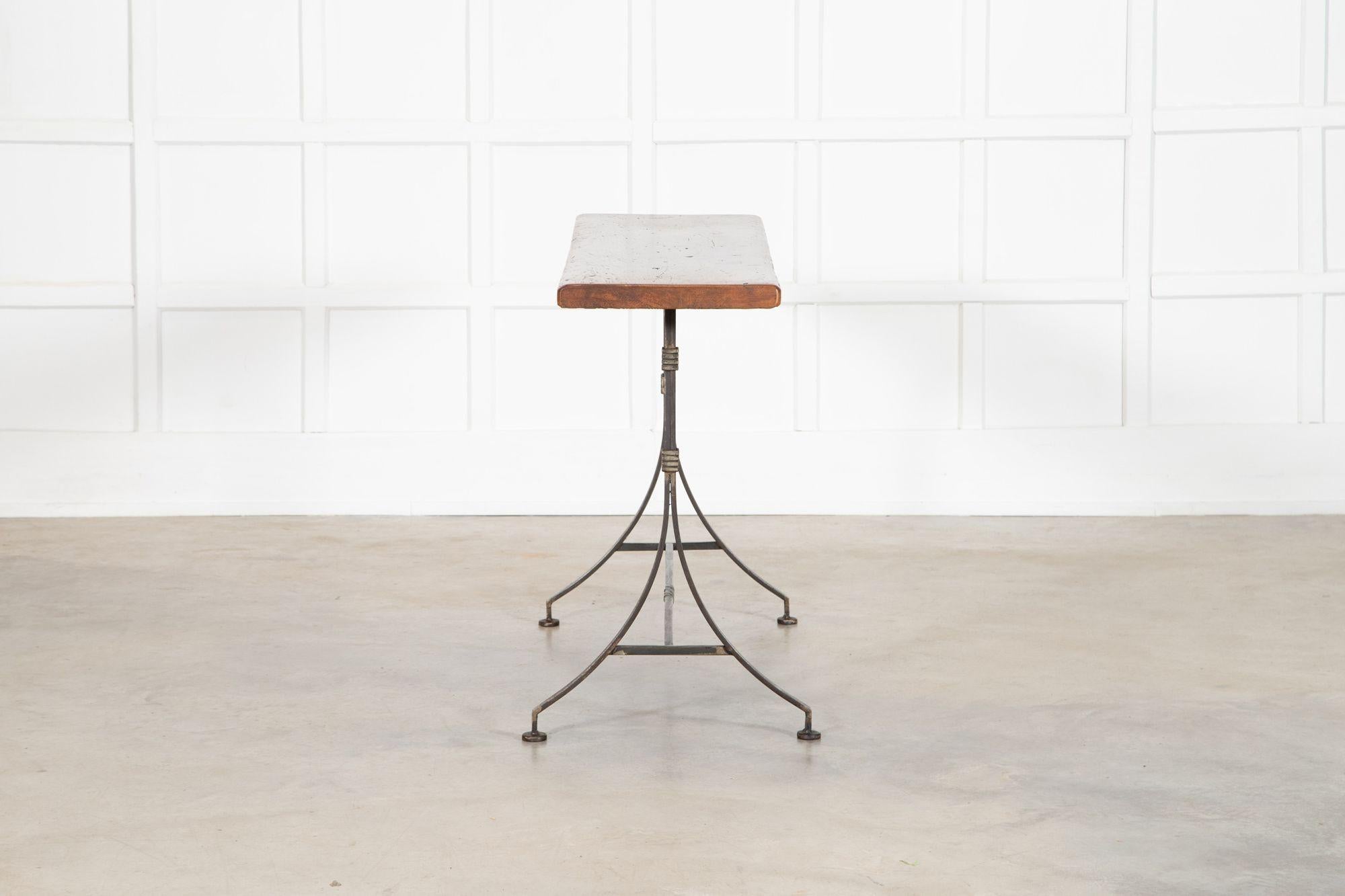 Table console en fonte anglaise du 19ème siècle en vente 1