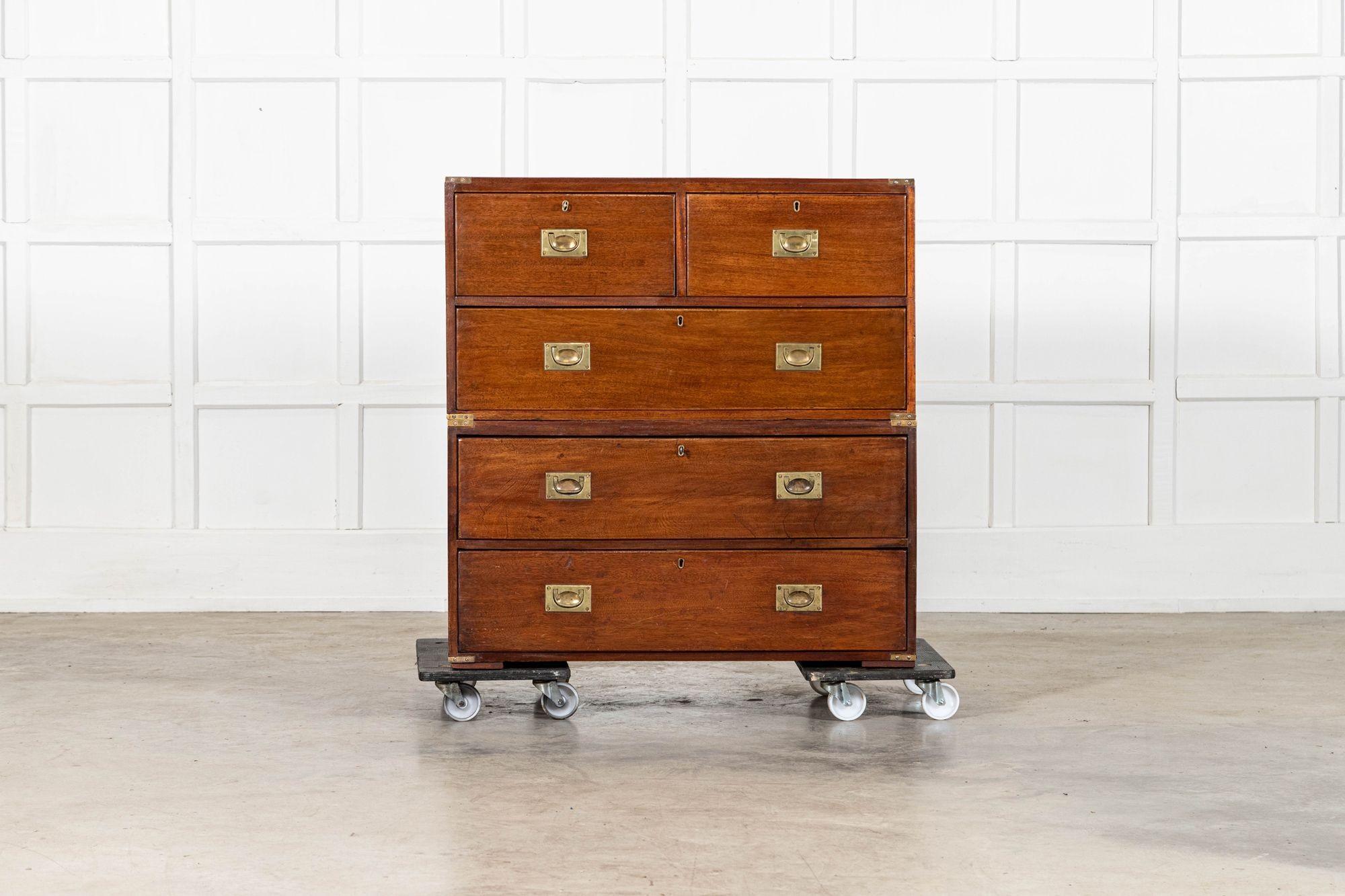 circa 1890
Cassapanca da campagna in mogano inglese del XIX secolo
sku 2152
L91,5 x P50,5 x H96 cm
Peso 30Kg