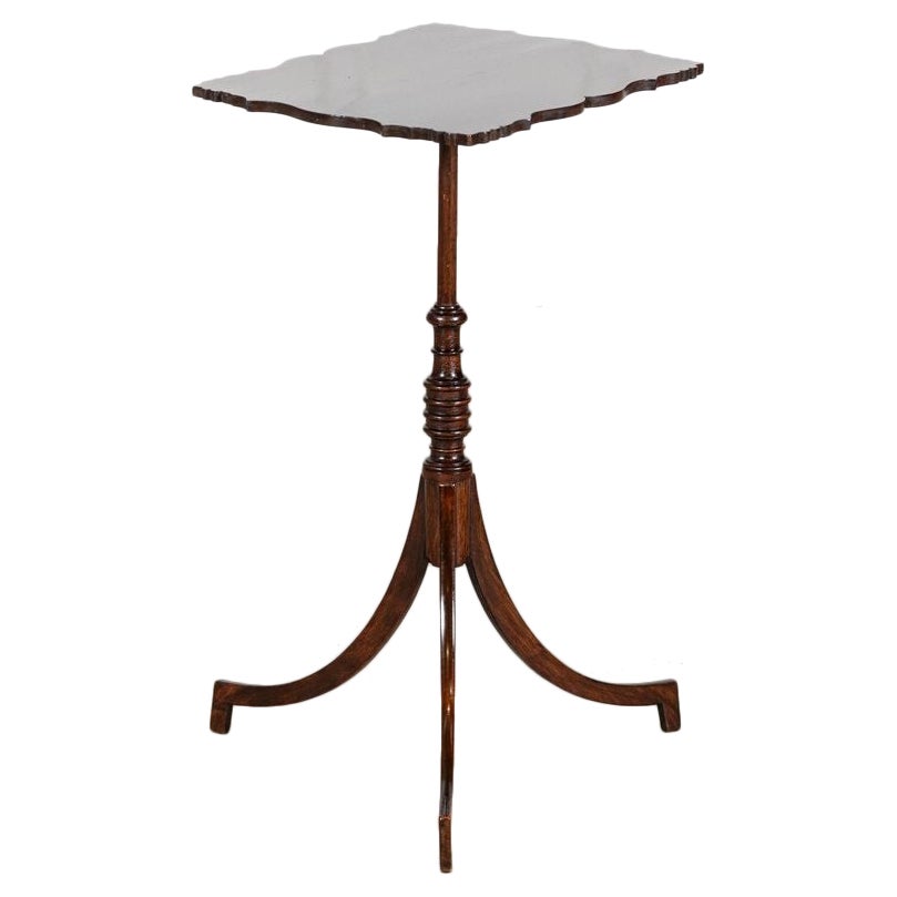 Table d'appoint anglaise en acajou du XIXe siècle en vente