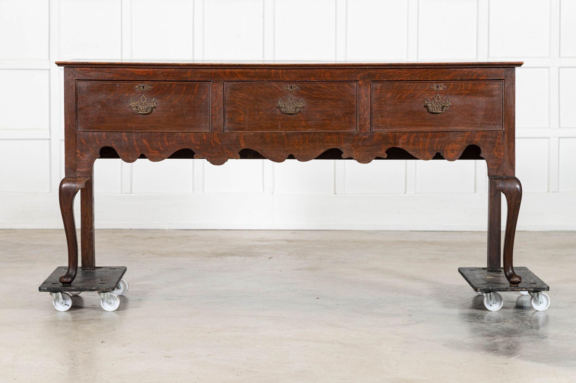 hacia 1870
Base de cómoda inglesa de roble del siglo XIX
sku 2096
W182 x D48 x H88 cm
Peso 47 kg