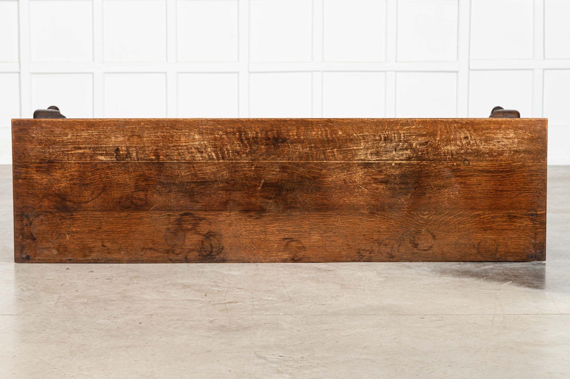 Base de cómoda inglesa de roble del siglo XIX en venta 4