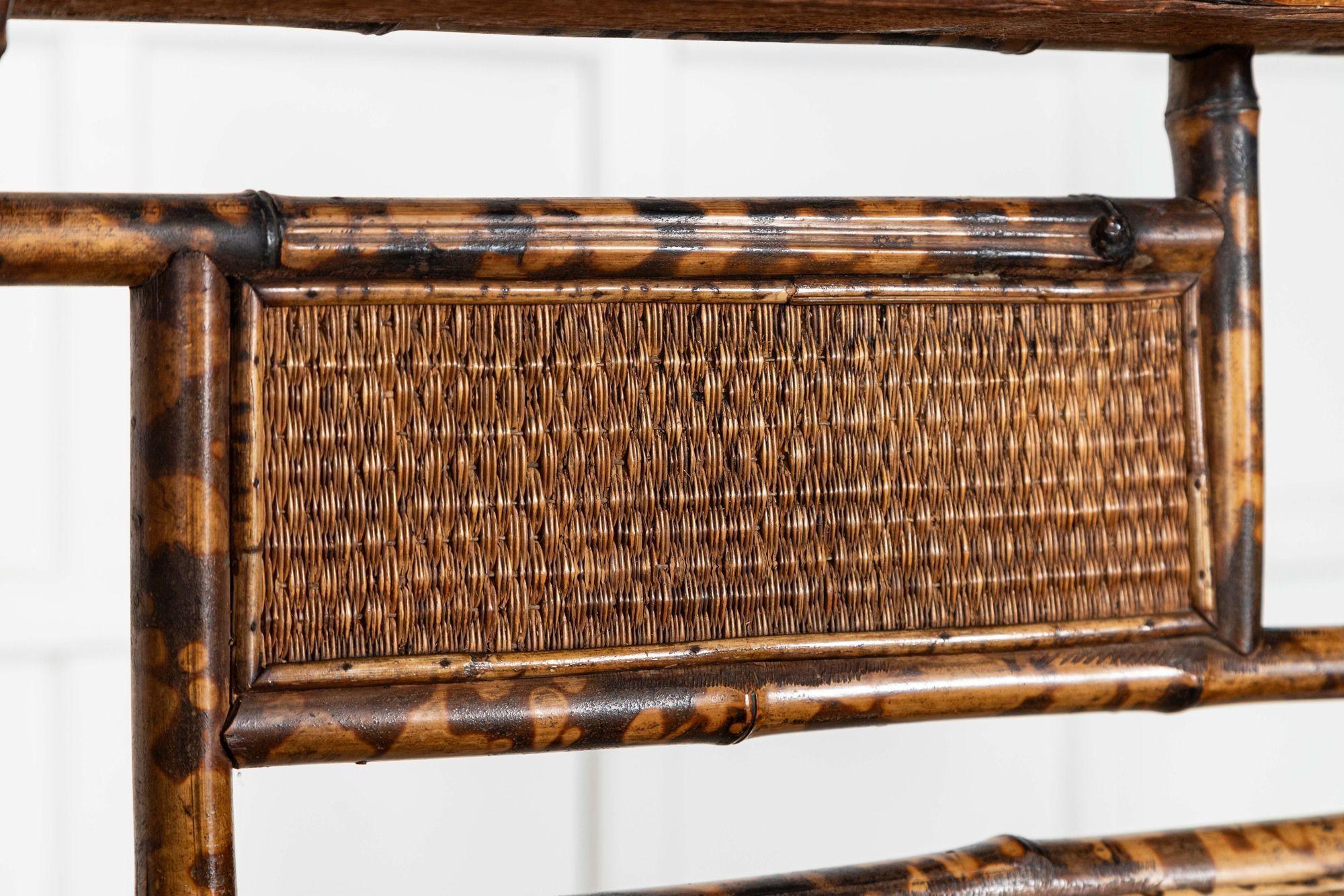 Armadio alto in bambù smaltato inglese del XIX secolo in vendita 10