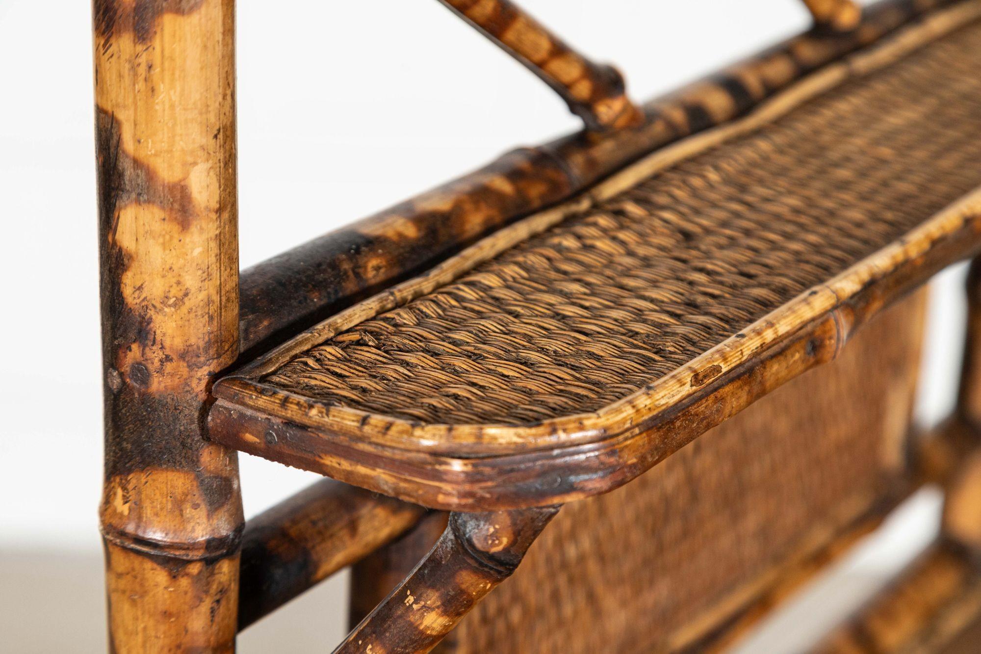 Armadio alto in bambù smaltato inglese del XIX secolo in vendita 4