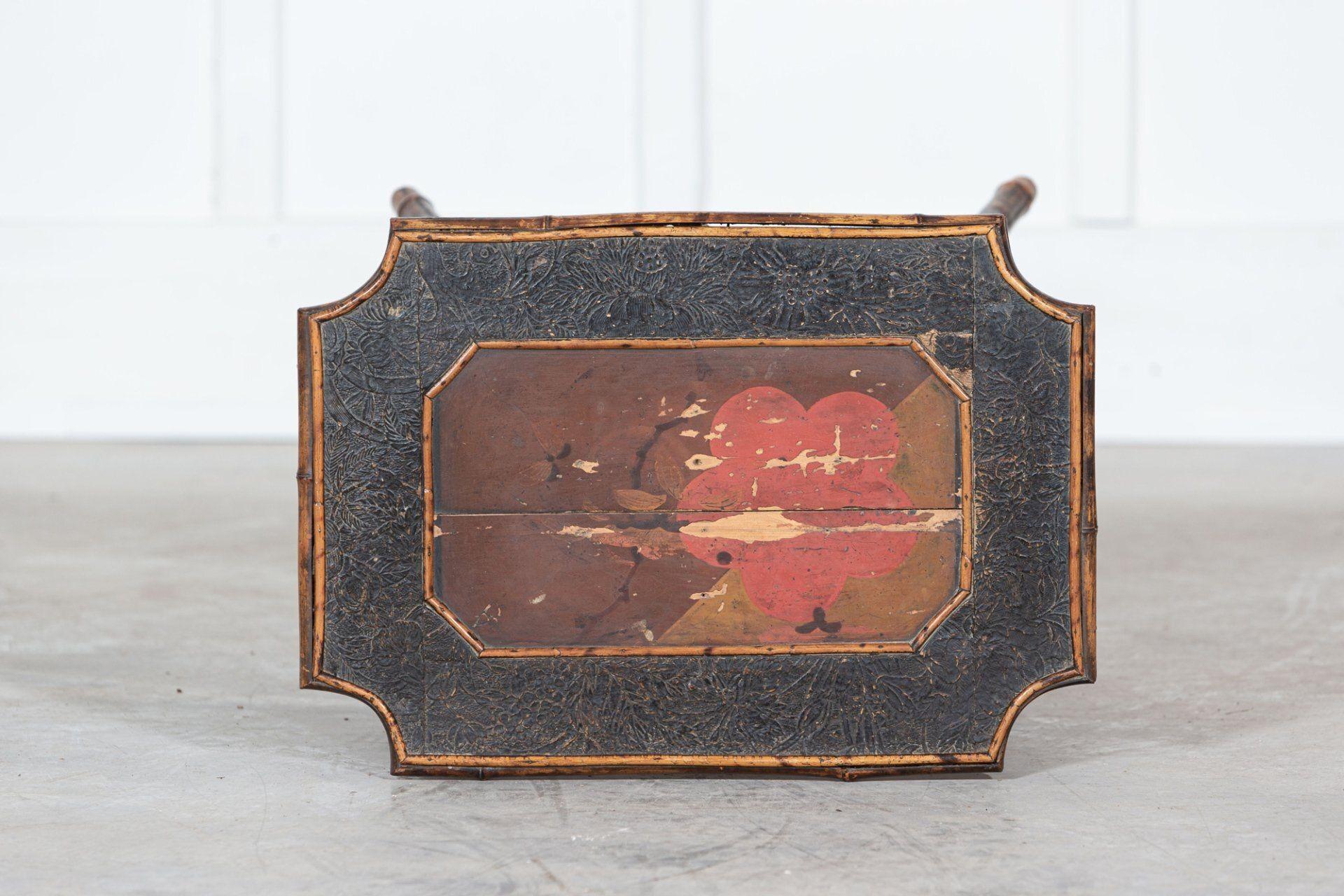 circa 1870
Tavolino inglese in bambù tigrato a due piani del XIX secolo
sku 1144
Forma eccellente
L55 x P39 x H71cm