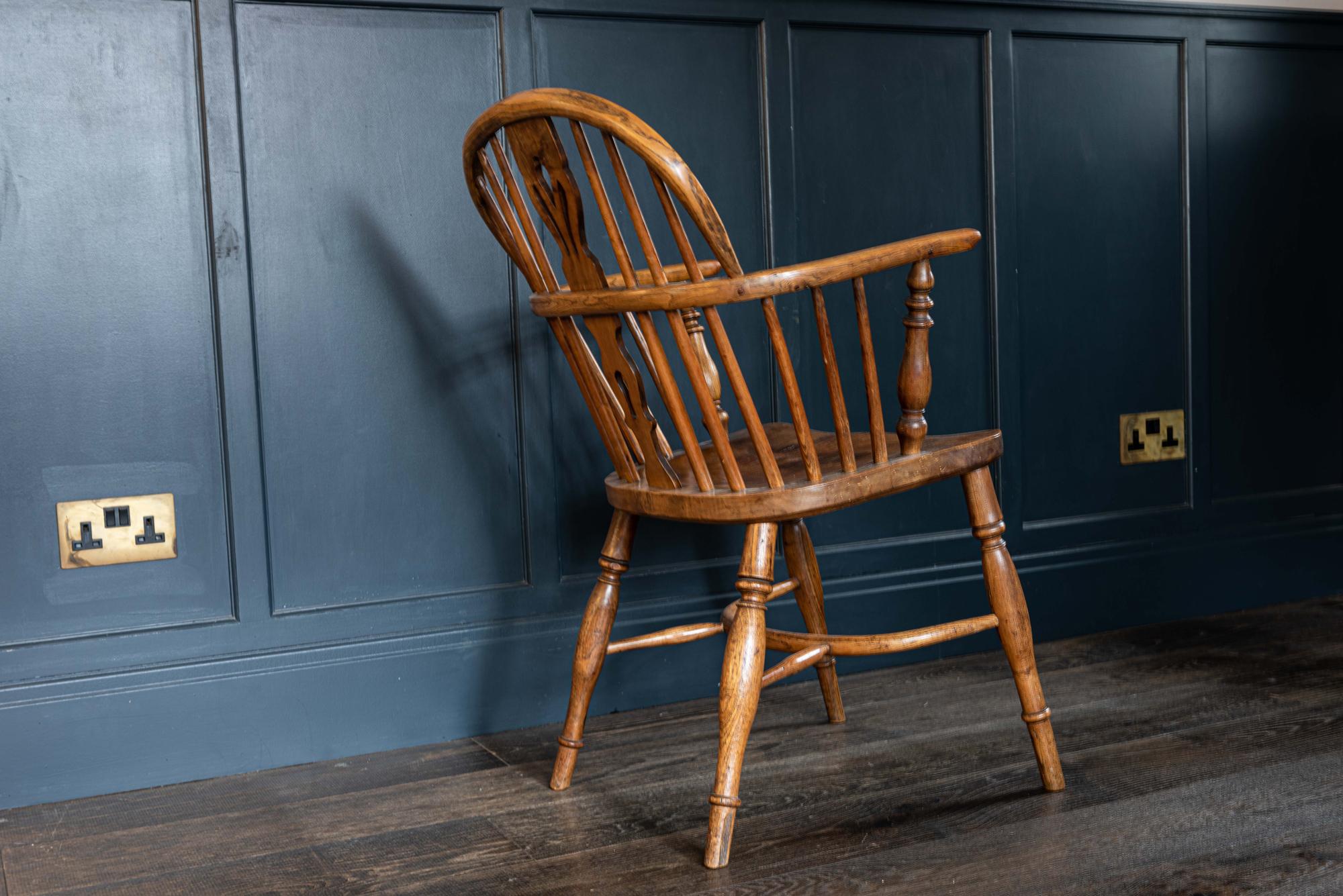 English 19th Century Windsor Chair 3