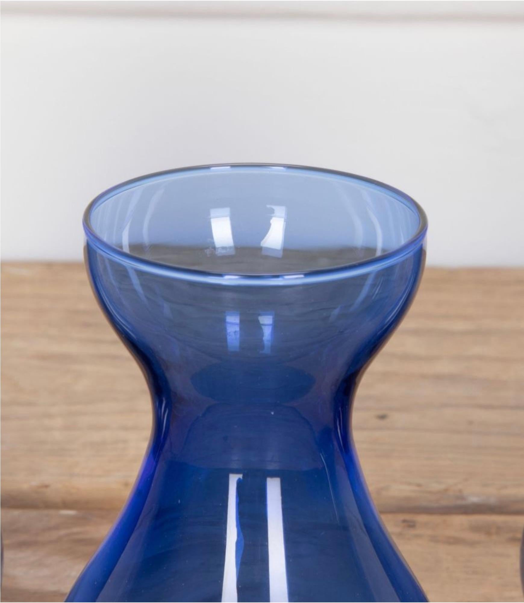 Vasi di giacinti in vetro blu del 20° secolo In condizioni buone in vendita a Haywards Heath, GB