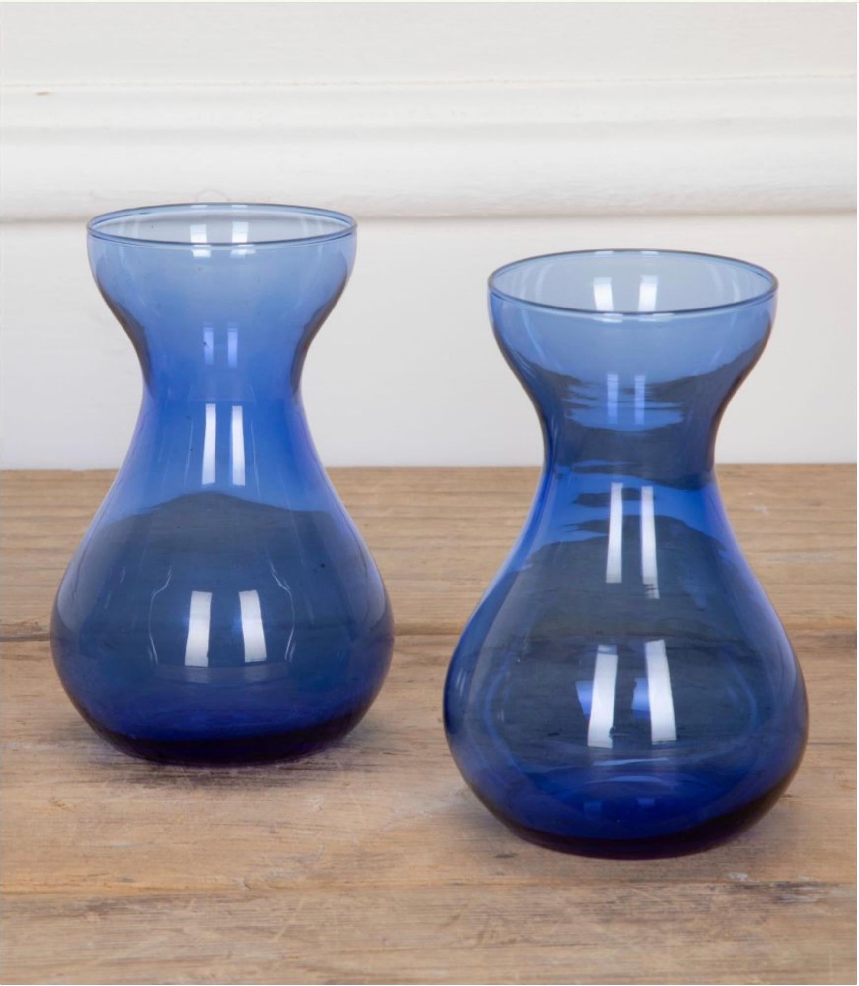 XX secolo Vasi di giacinti in vetro blu del 20° secolo in vendita