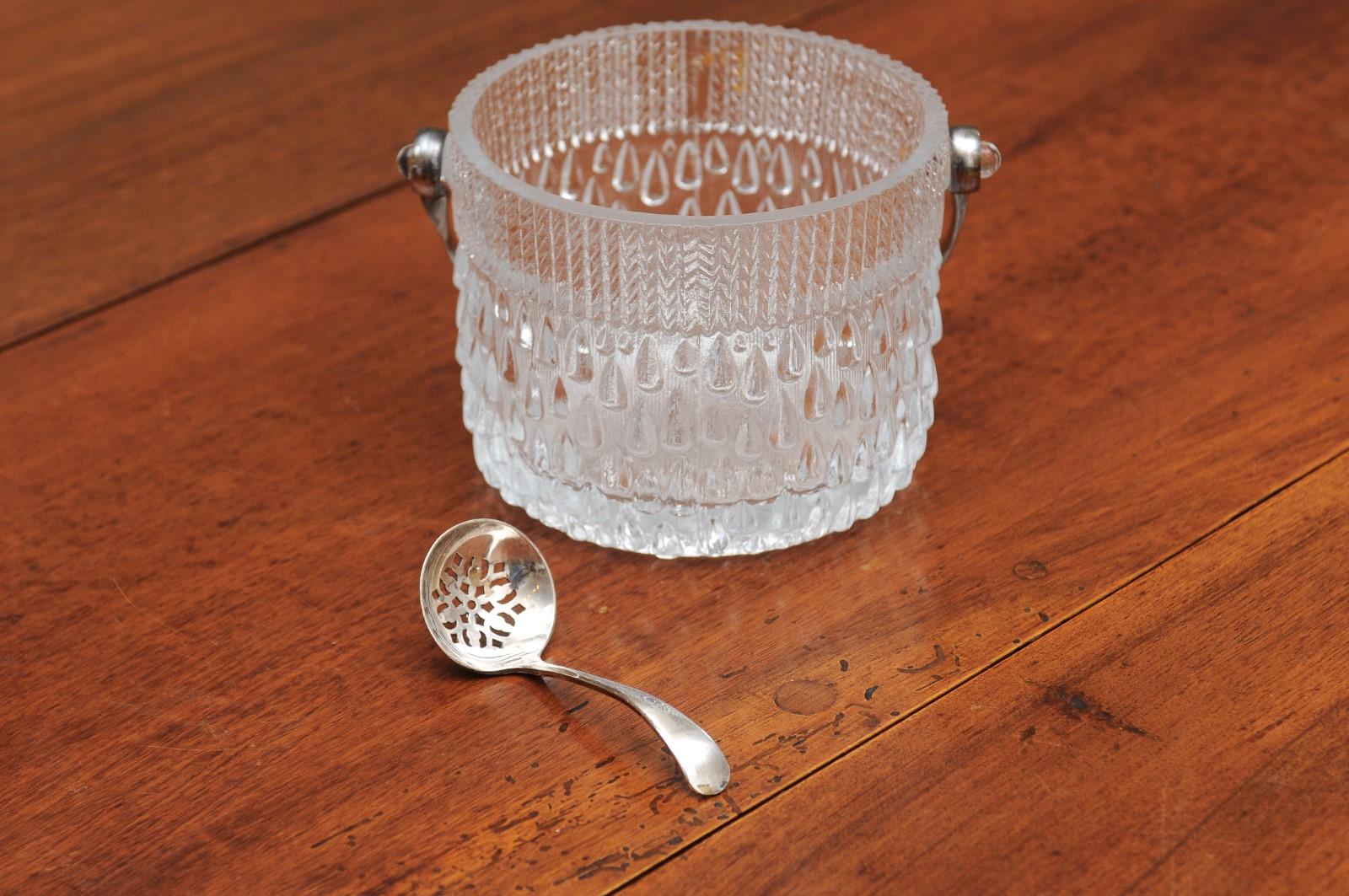 English 20th Century Cut Glass Ice Bucket with Silver Spoon and Teardrop Motifs 3