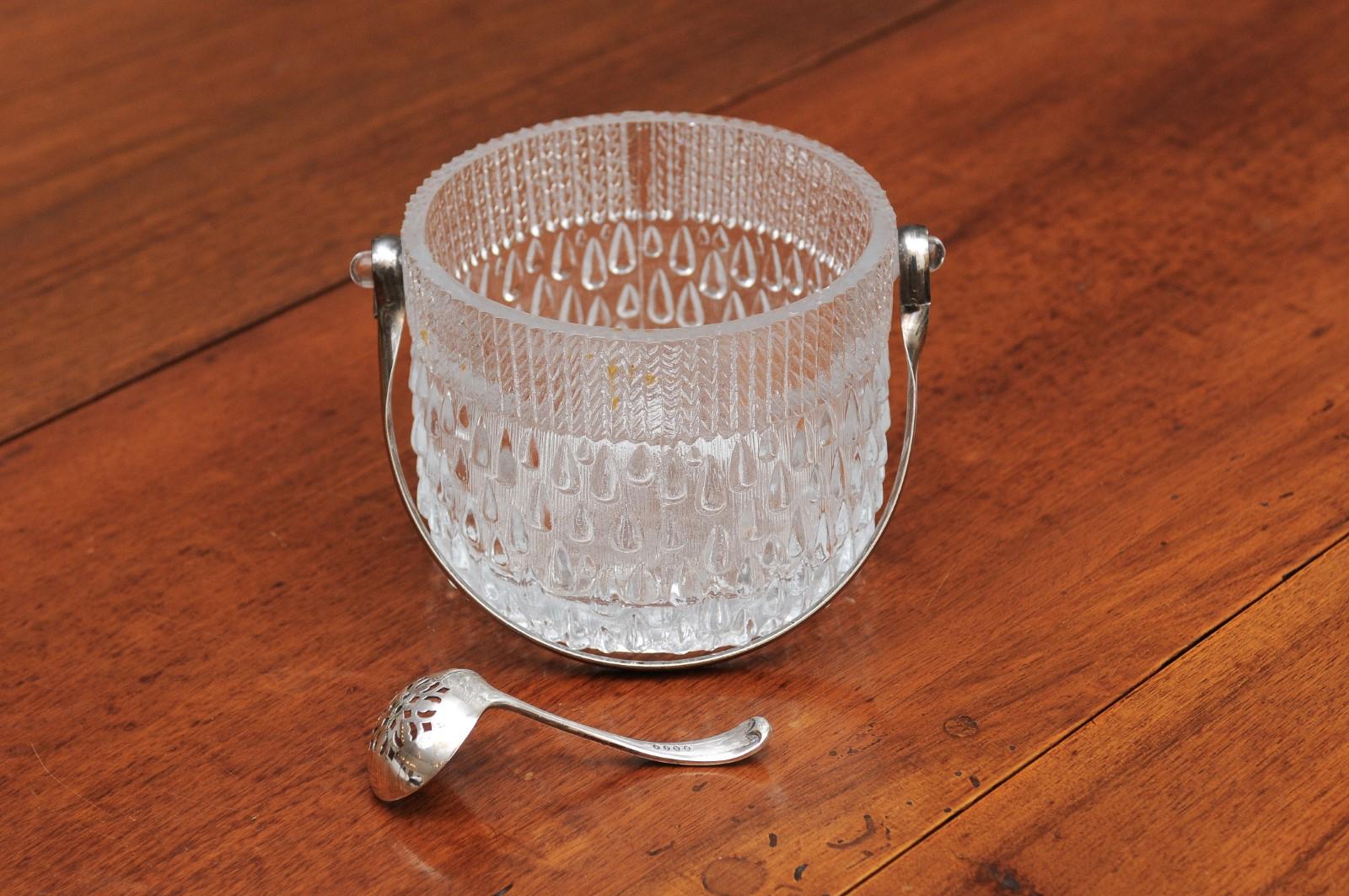 English 20th Century Cut Glass Ice Bucket with Silver Spoon and Teardrop Motifs 5