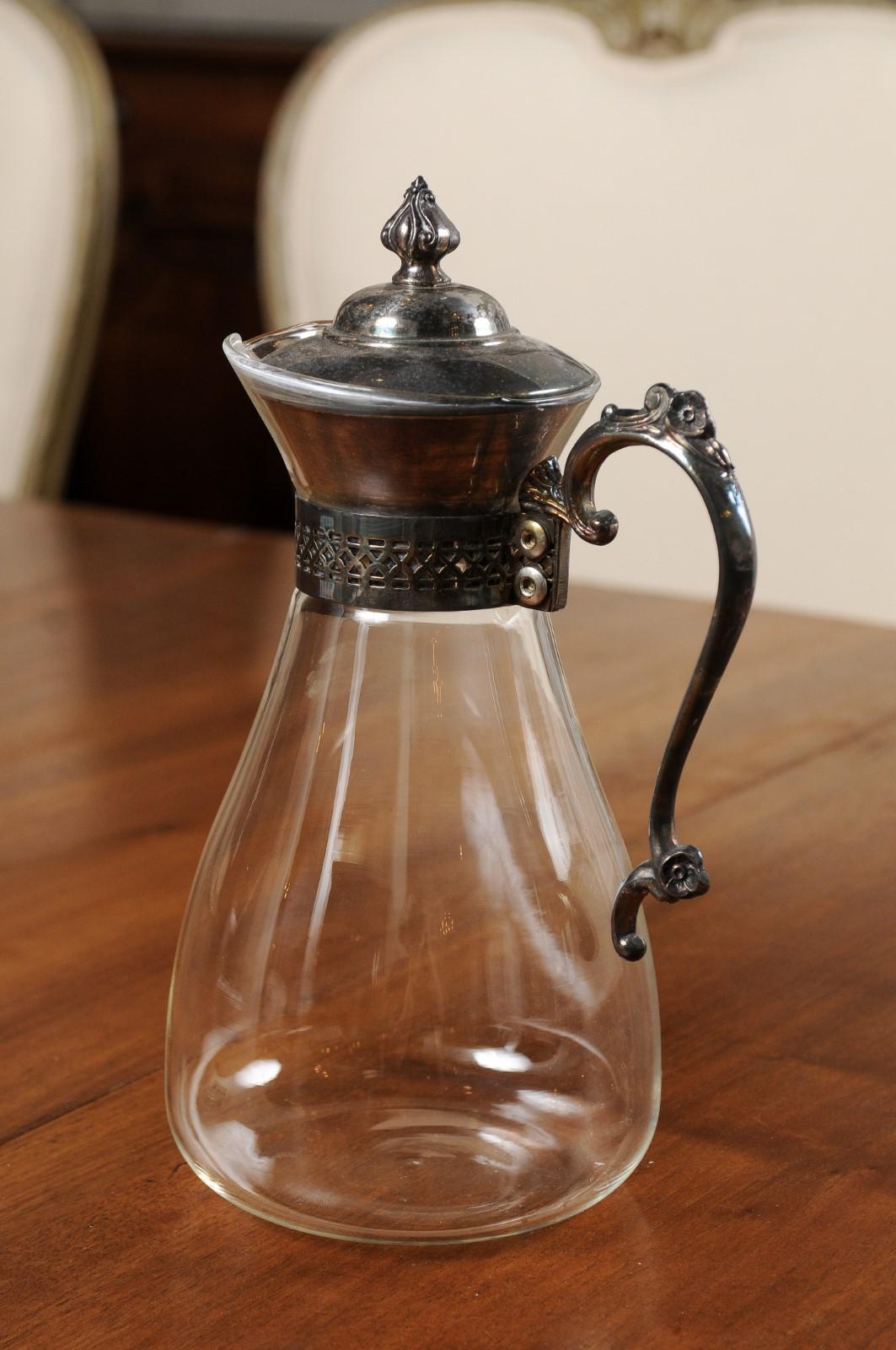English 20th Century Glass Decanter with Silver Lid, Neck and Handle For Sale 5