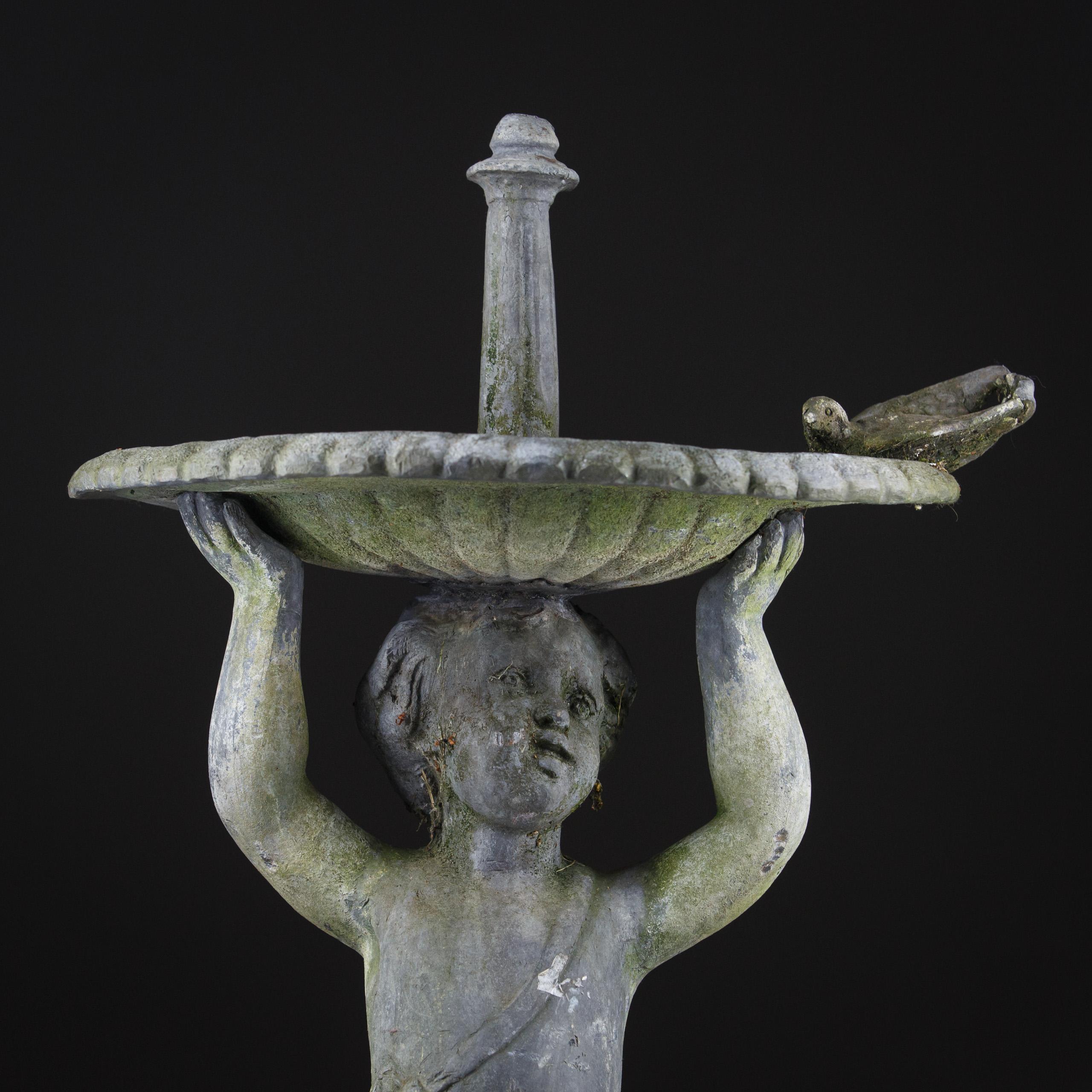 Englisch 20. Jahrhundert Blei Junge Amor Gartenbrunnen 3
