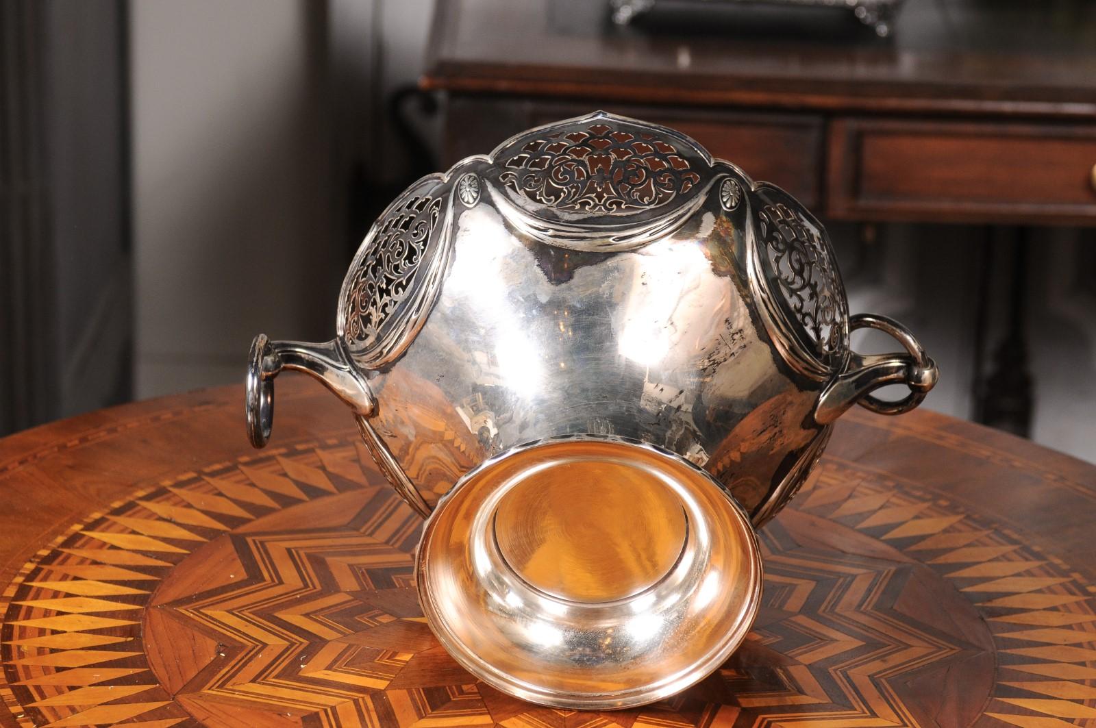 English 20th Century Silver Plated Potpourri Decorative Bowl with Openwork Top For Sale 6