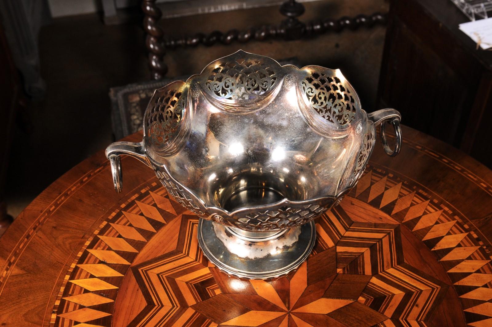 English 20th Century Silver Plated Potpourri Decorative Bowl with Openwork Top In Good Condition For Sale In Atlanta, GA
