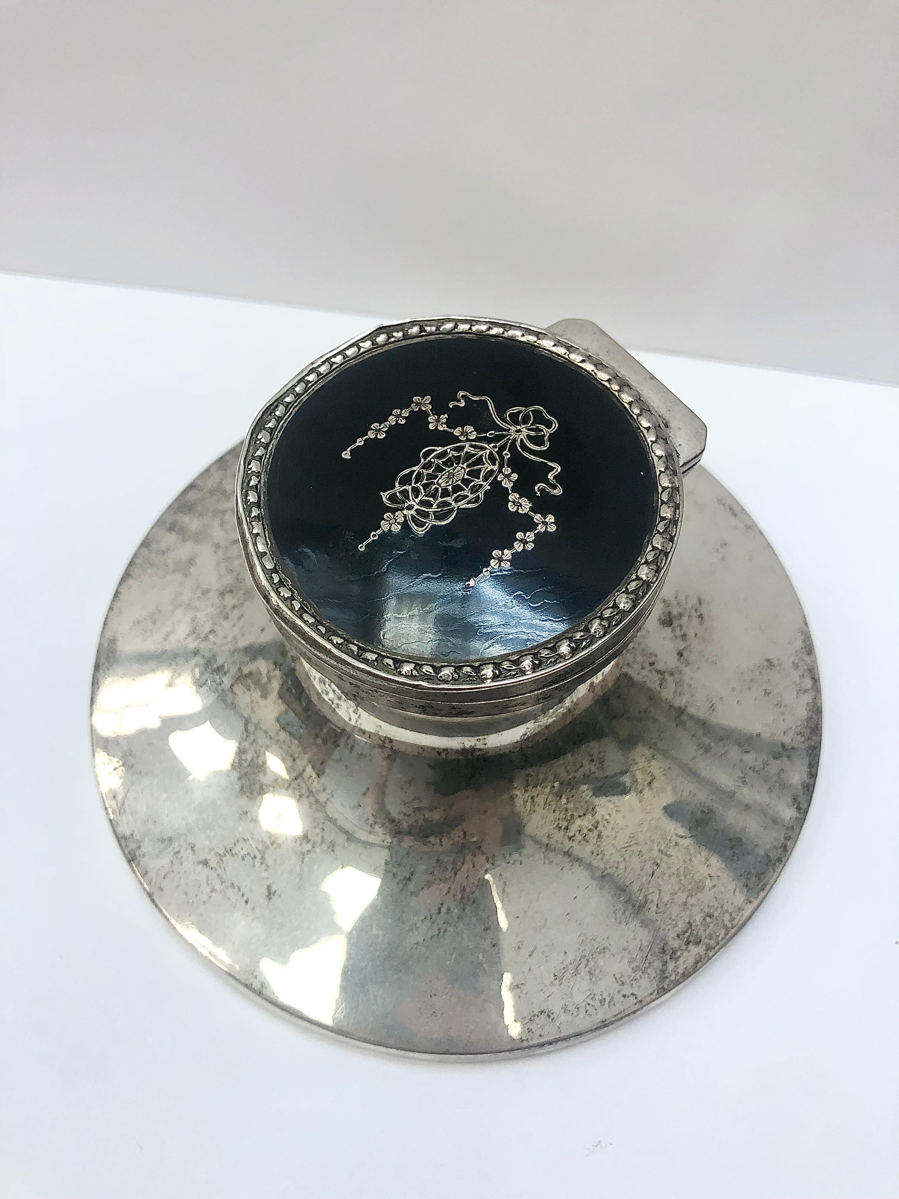 English 20th Century Sterling Silver and Tortoise Shell Inkwell In Good Condition For Sale In Stamford, CT