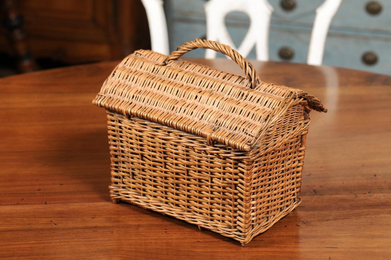 English 20th Century Wicker Basket with Arching Lift Top and Petite Rod 7