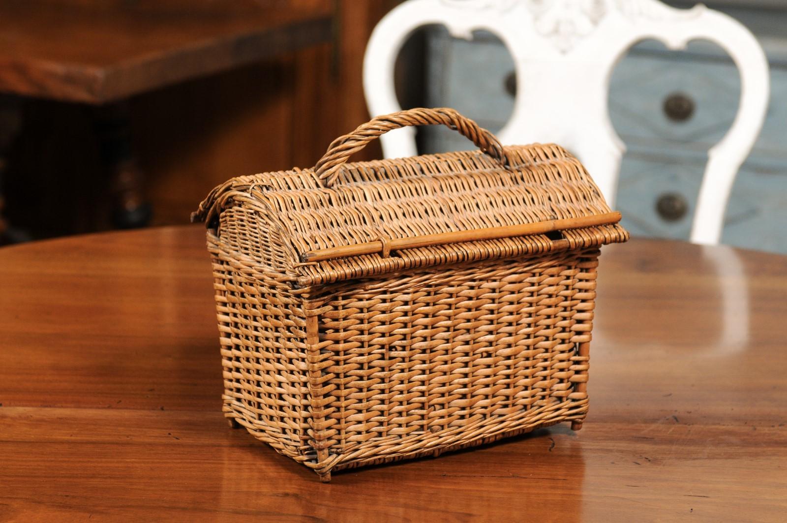 English 20th Century Wicker Basket with Arching Lift Top and Petite Rod 4