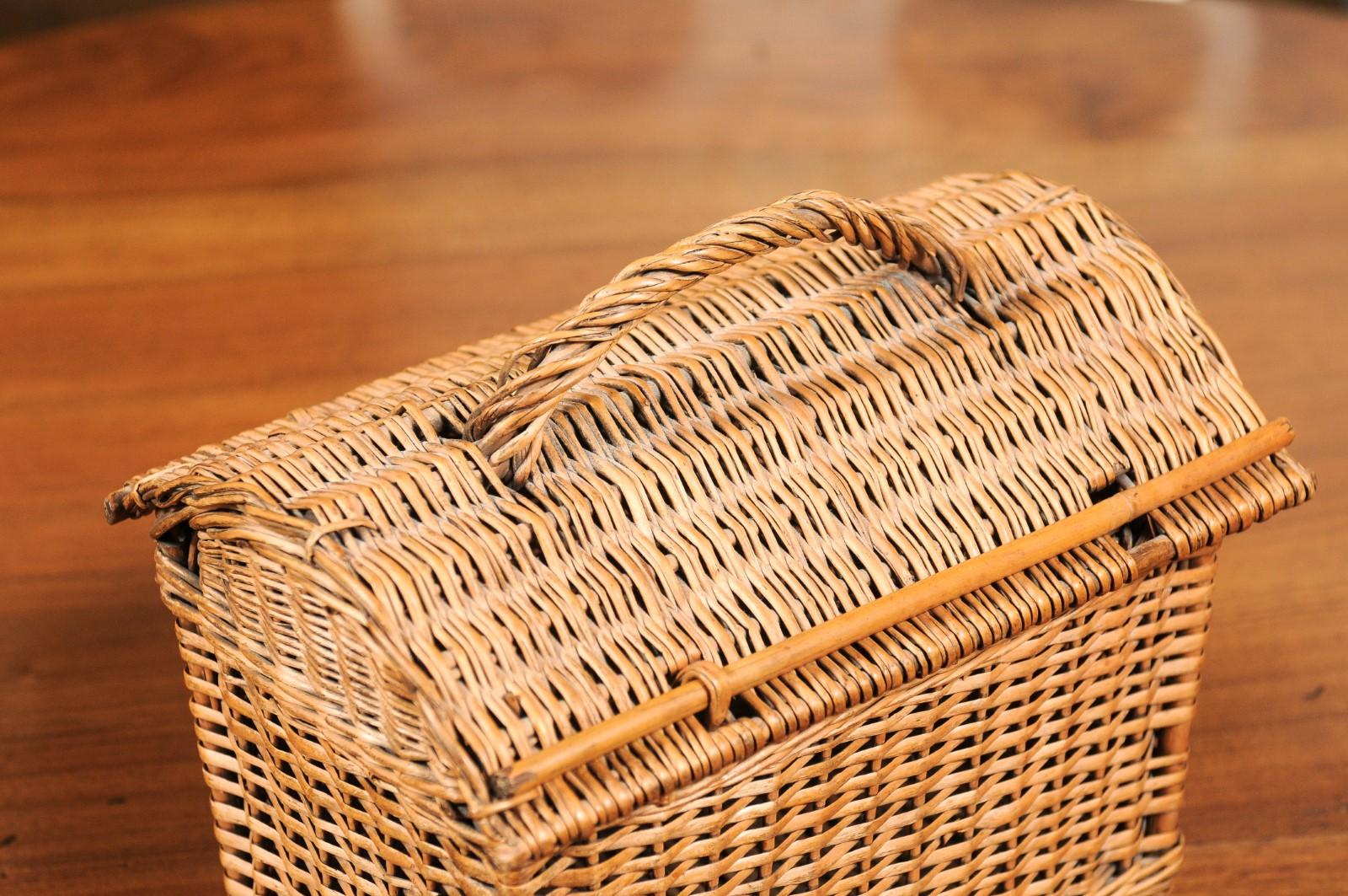 English 20th Century Wicker Basket with Arching Lift Top and Petite Rod 5