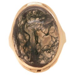 Bague sigillaire anglaise en or 9 carats et agate mousse cabochon