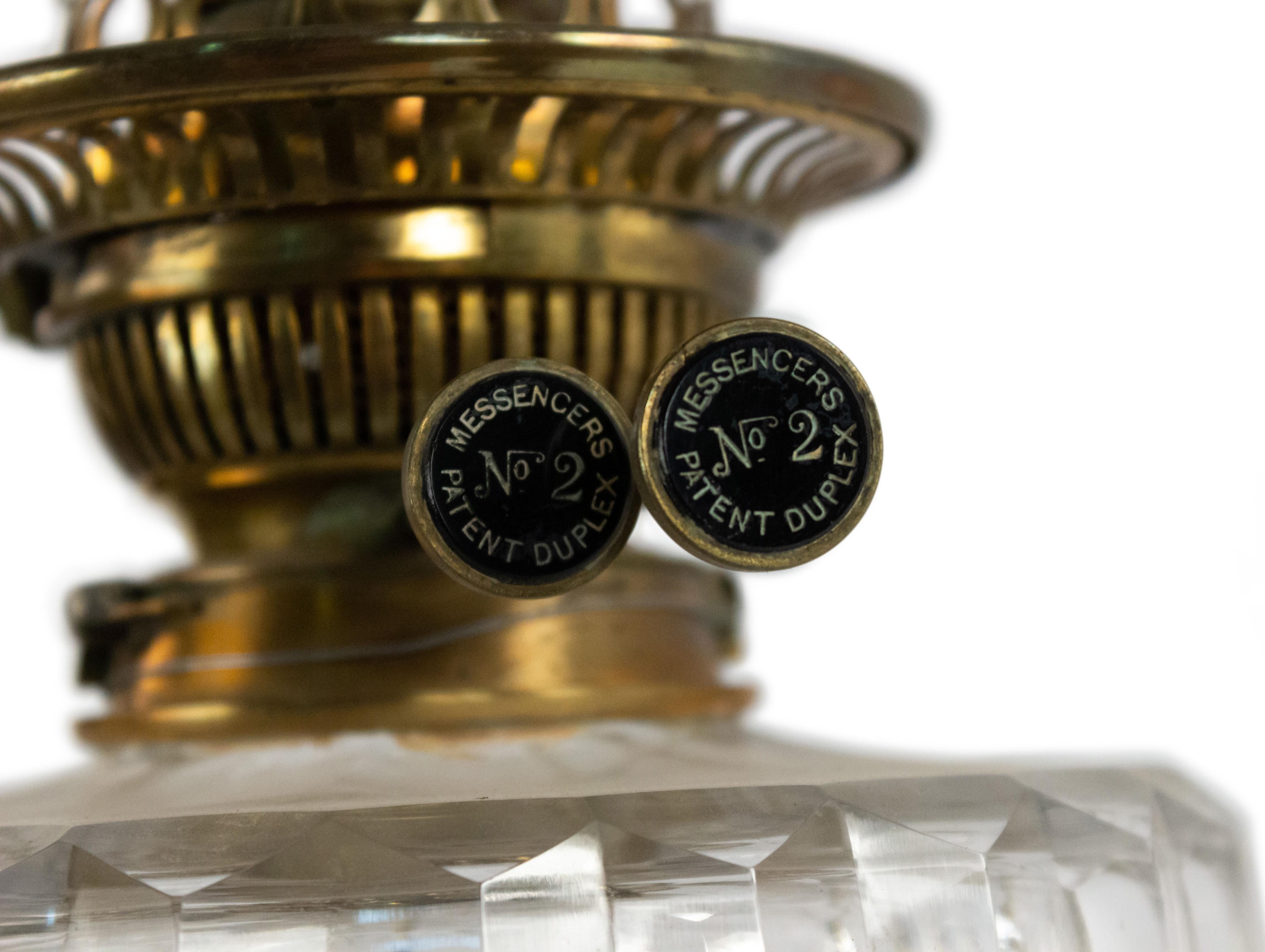 Englische Adam Silberplatte Korinthische Säule Tischlampe (Adamstil) im Angebot