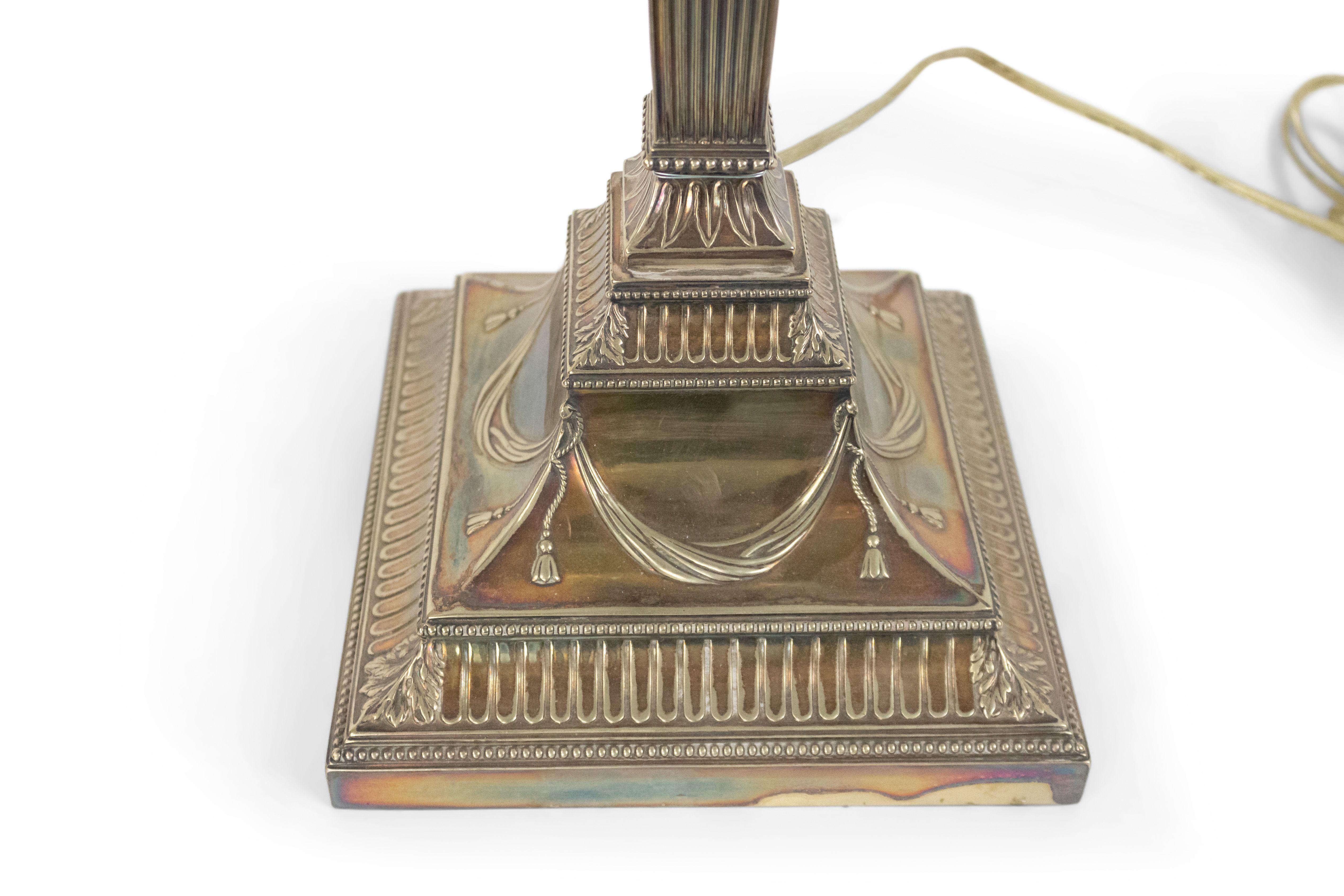 XIXe siècle Lampe de table anglaise Adam en plaqué argent en vente
