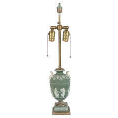 Lampe de bureau anglaise en porcelaine de style Adam Wedgwood
