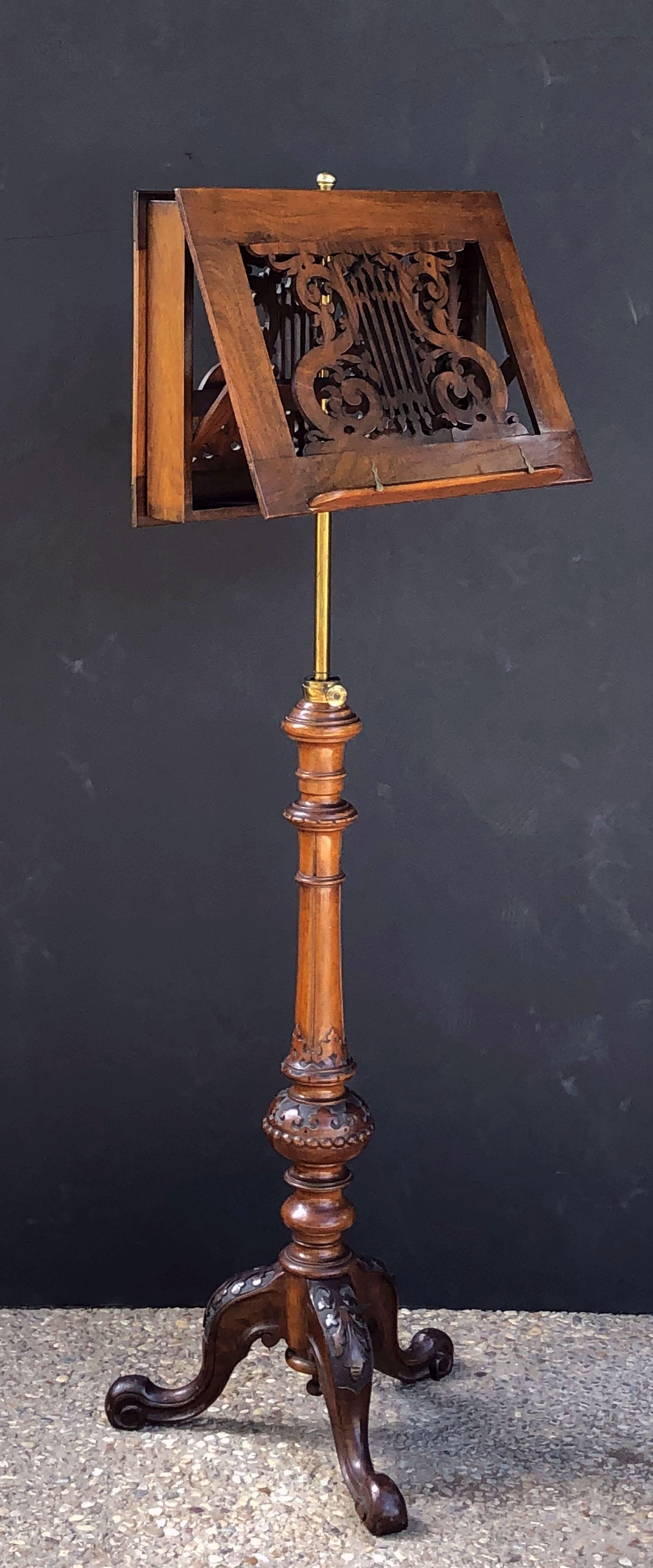 English Adjustable Duet Music Stand of Carved Walnut In Good Condition In Austin, TX