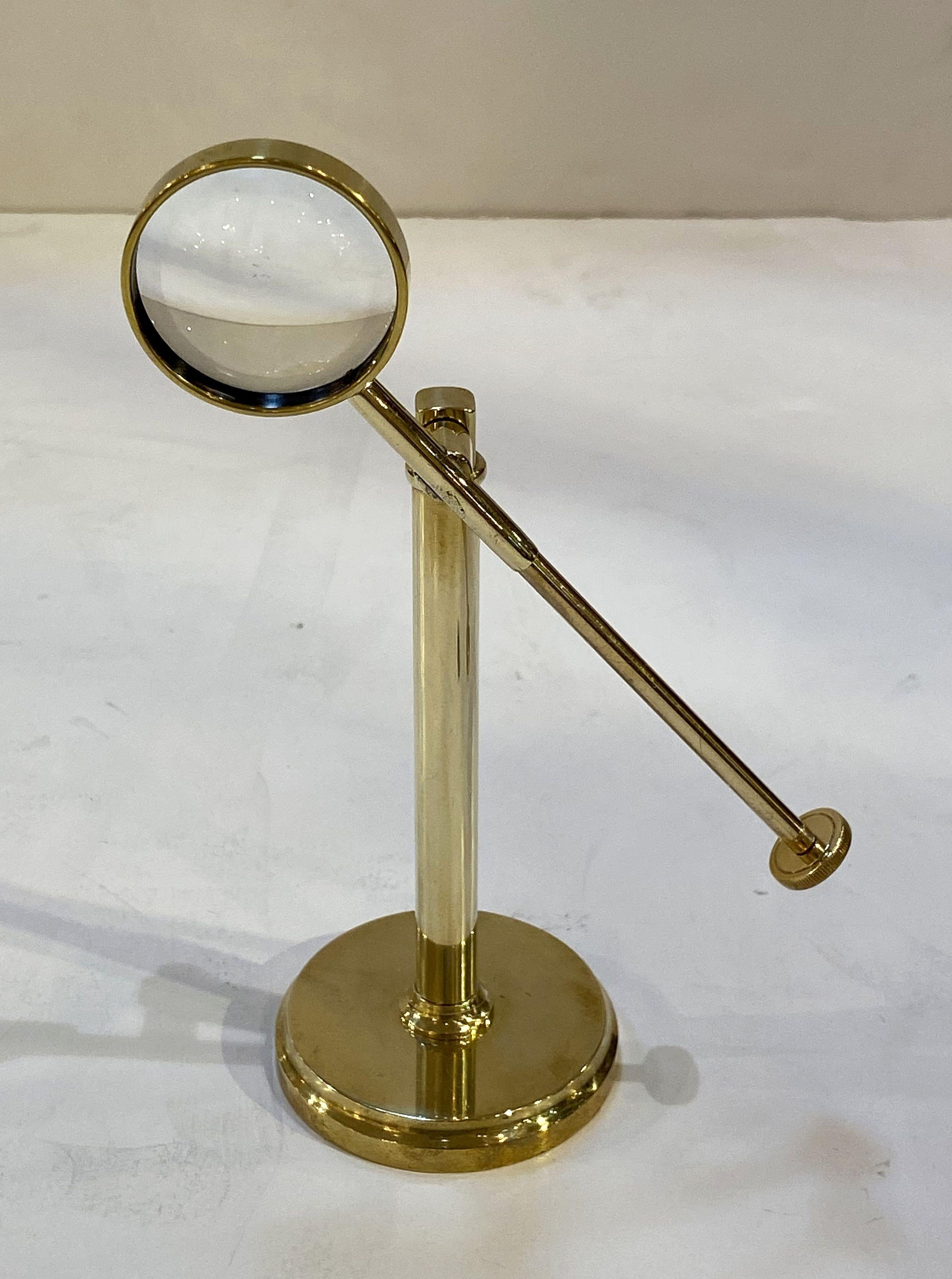 English Adjustable Standing Desk Magnifier of Brass In Good Condition In Austin, TX