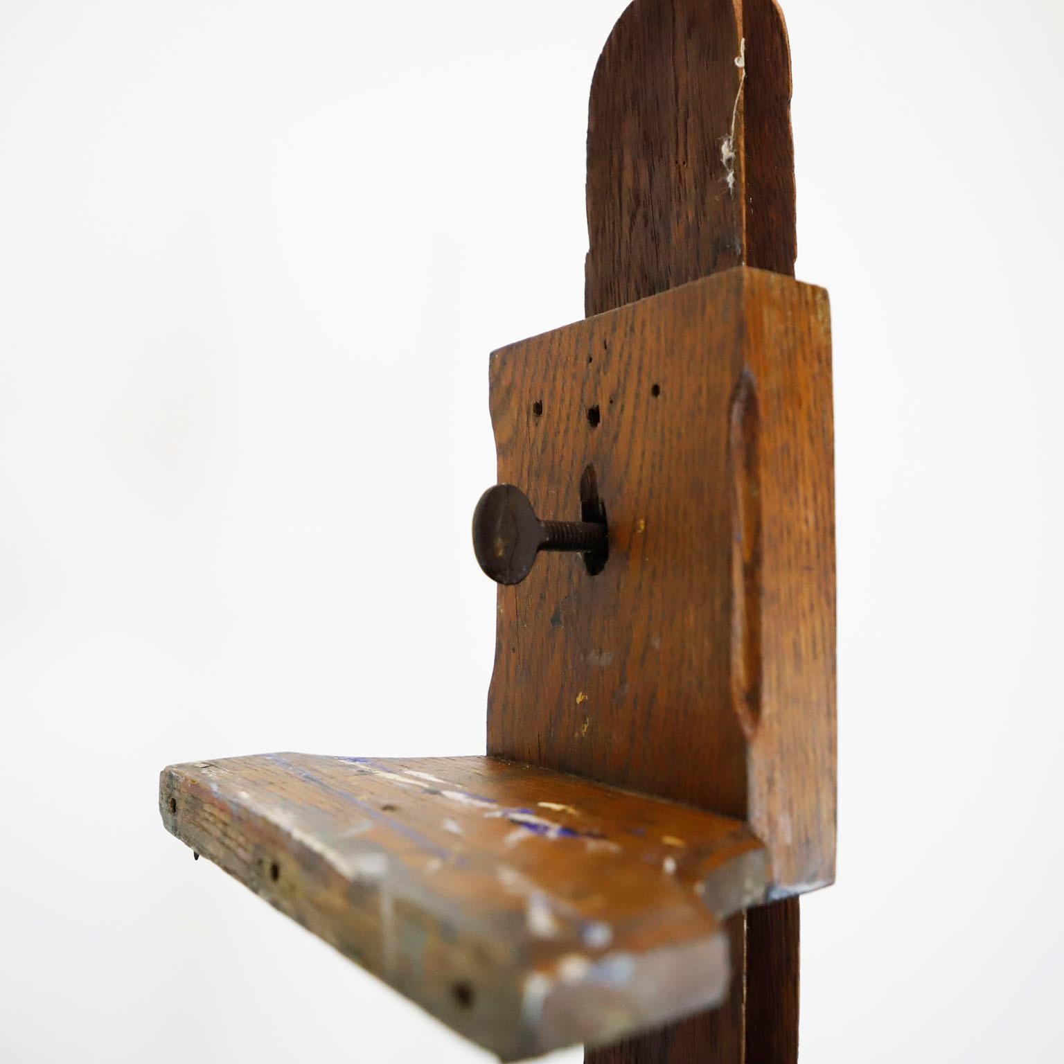 Chevalet d'artiste anglais en bois, vers 1930. Fabriqué en bois de chêne.