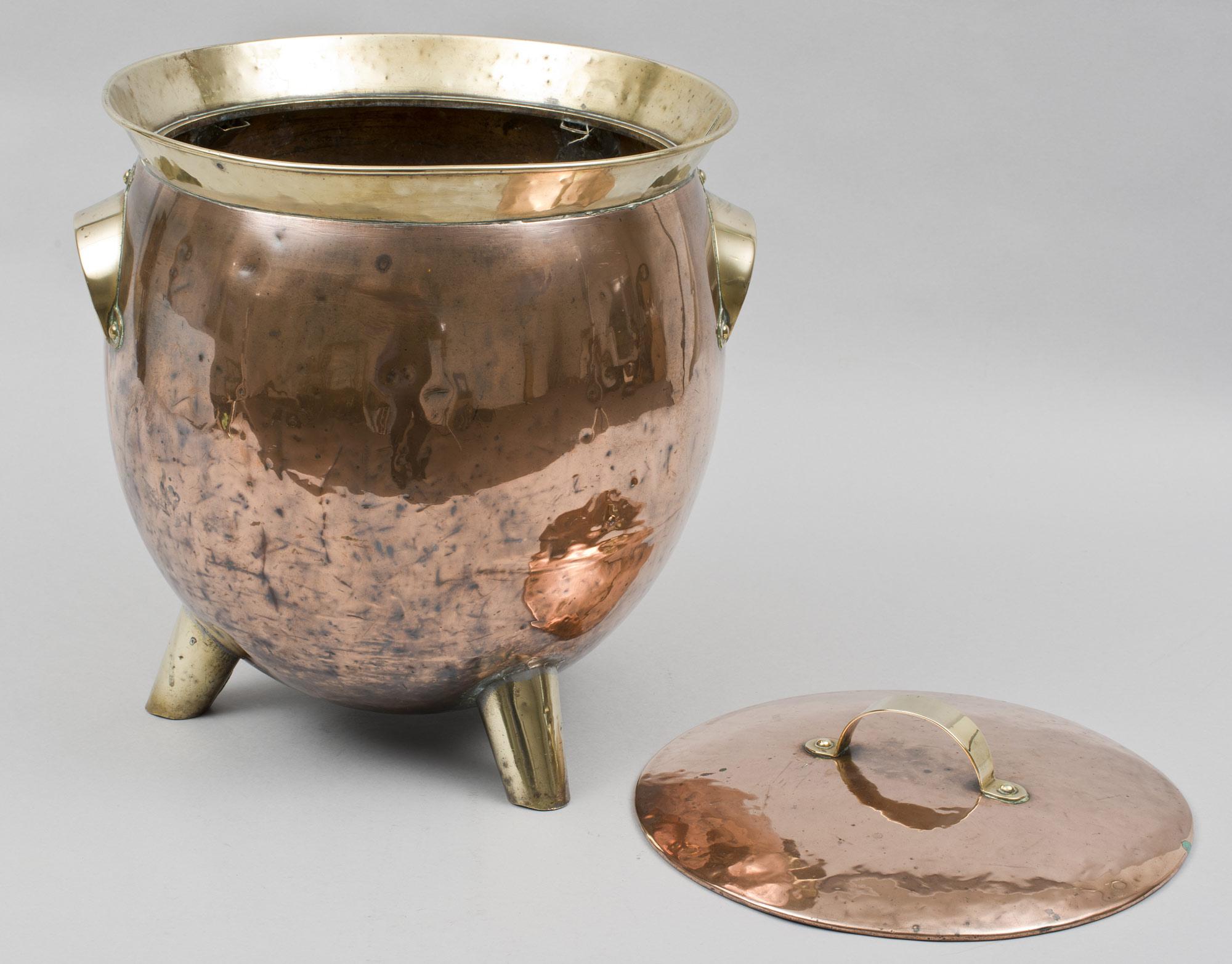 English Aesthetic Movement Coal Scuttle Attributed to Christopher Dresser In Excellent Condition For Sale In Sheffield, MA